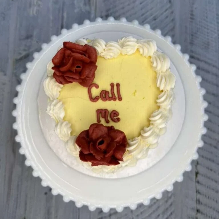 Let them eat cake!! Our Valentine&rsquo;s Day heart cakes are here 🫶
💌 $18 each 4&rdquo; heart-shaped cakes (feeds 2 &mdash; or one very committed person)

✨ Fully customizable: &bull; Choose your flavor: Strawberry, Chocolate Velvet, or Vanilla &b