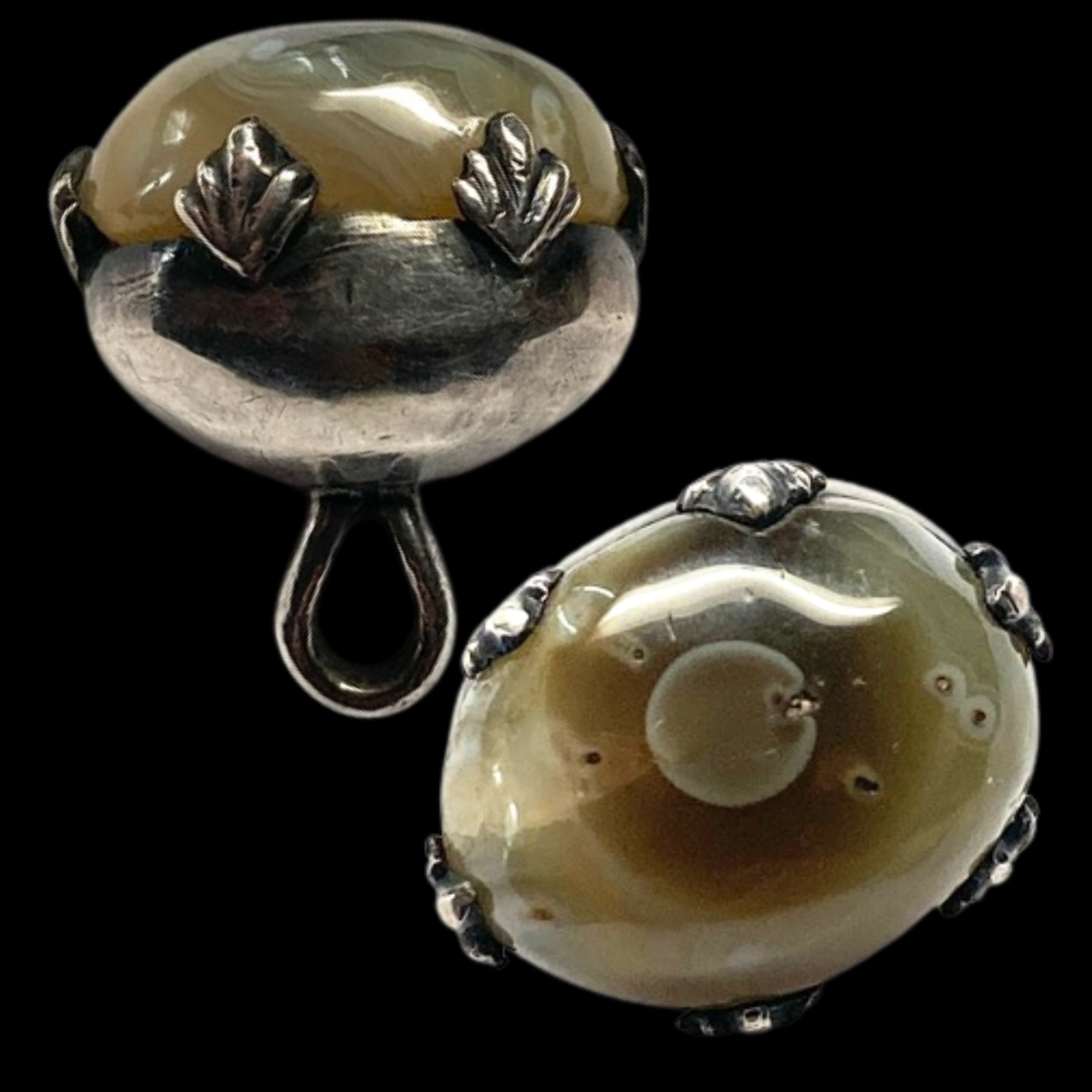 Small 18th Century Oval Natural Agate set in Silver Button