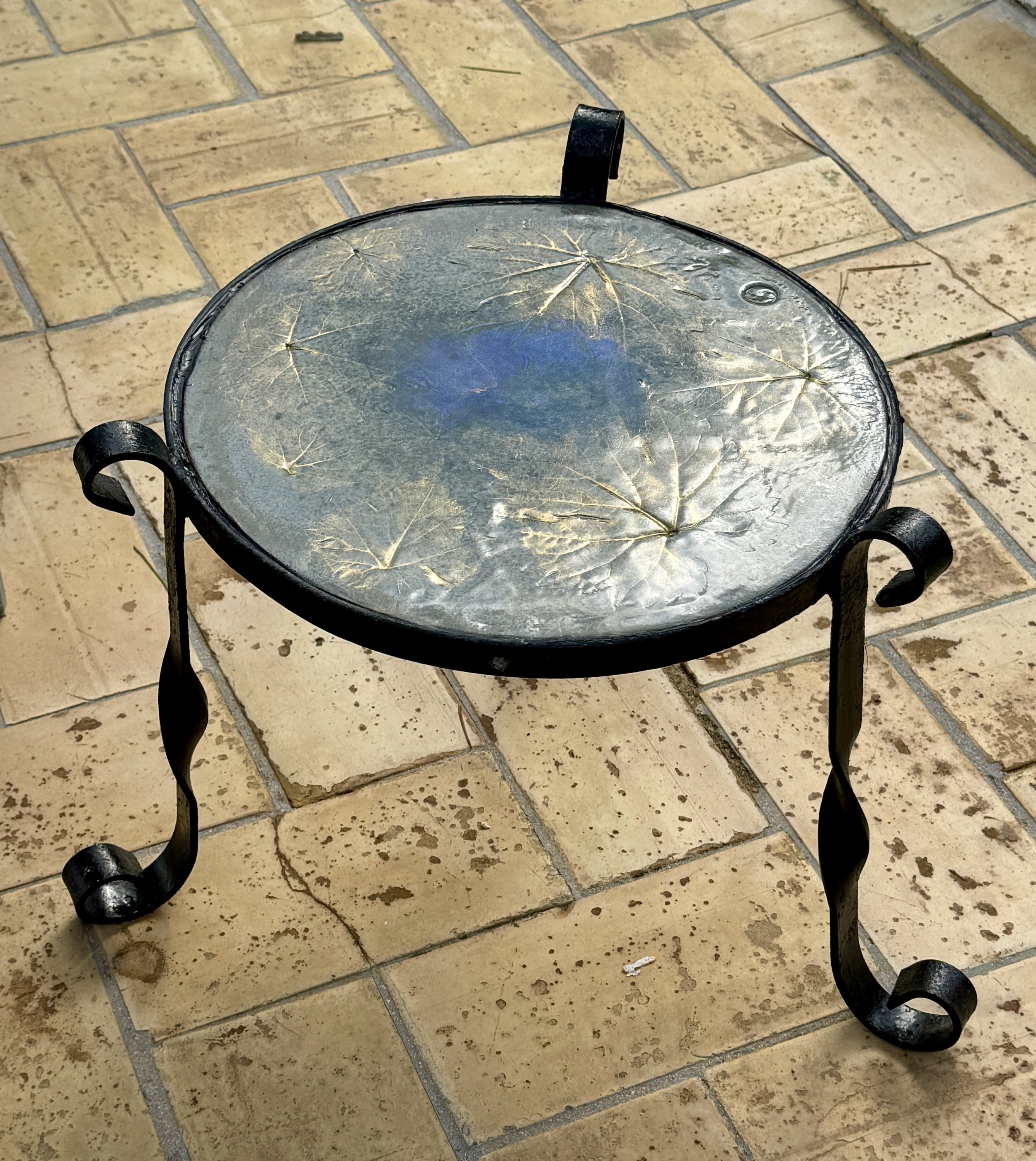 Feuilles de Vigne- Patio Table