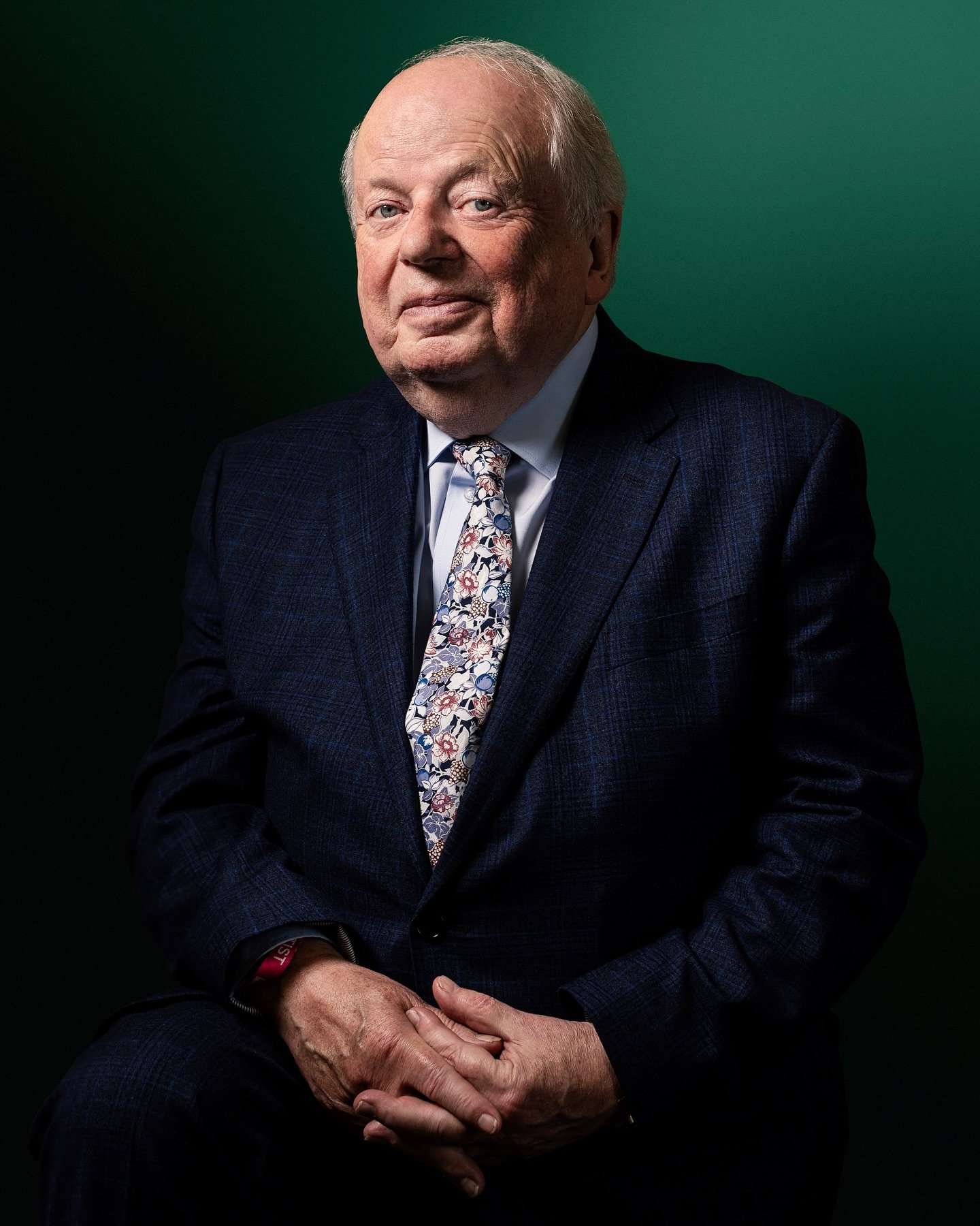 BREAKING NEWS:
Broadcasting Legend John Sergeant joins the Petworth Literary Festival Lineup!

An Audience with John Sergeant - Saturday 8 November - 5.00pm at St Mary&rsquo;s Church, Petworth.

Visit website or link in bio for tickets&hellip;

Known