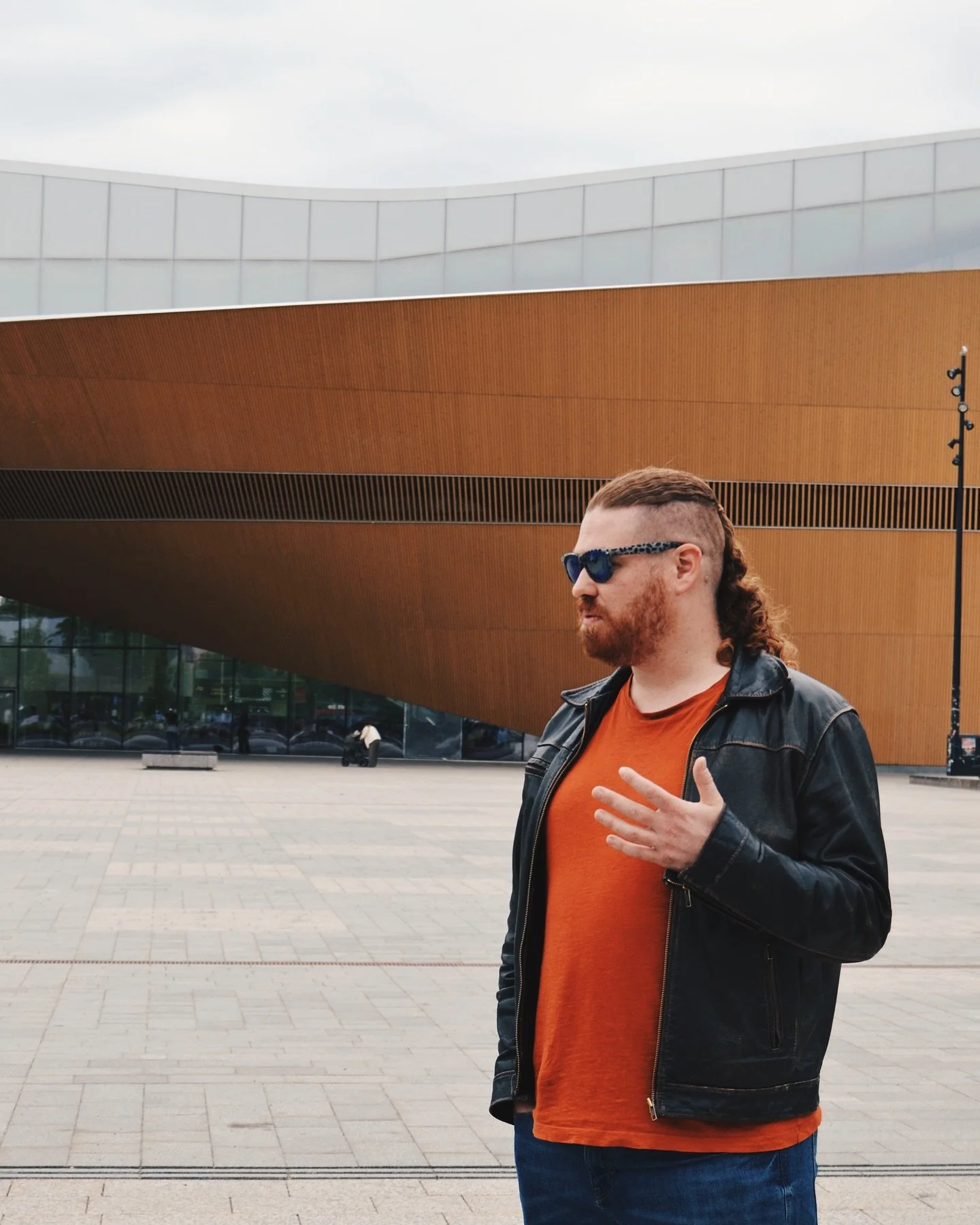 Here&rsquo;s a little sneak peek into what a Helwalk tour looks like! 😎 of course with our amazing guide @glebeghost ❣️🤩 

Who&rsquo;s gonna book a tour soon?👋

#helsinki#finland #helwalk #freewalkingtour #walkingtour #freewalkingtourhelsinki #vis