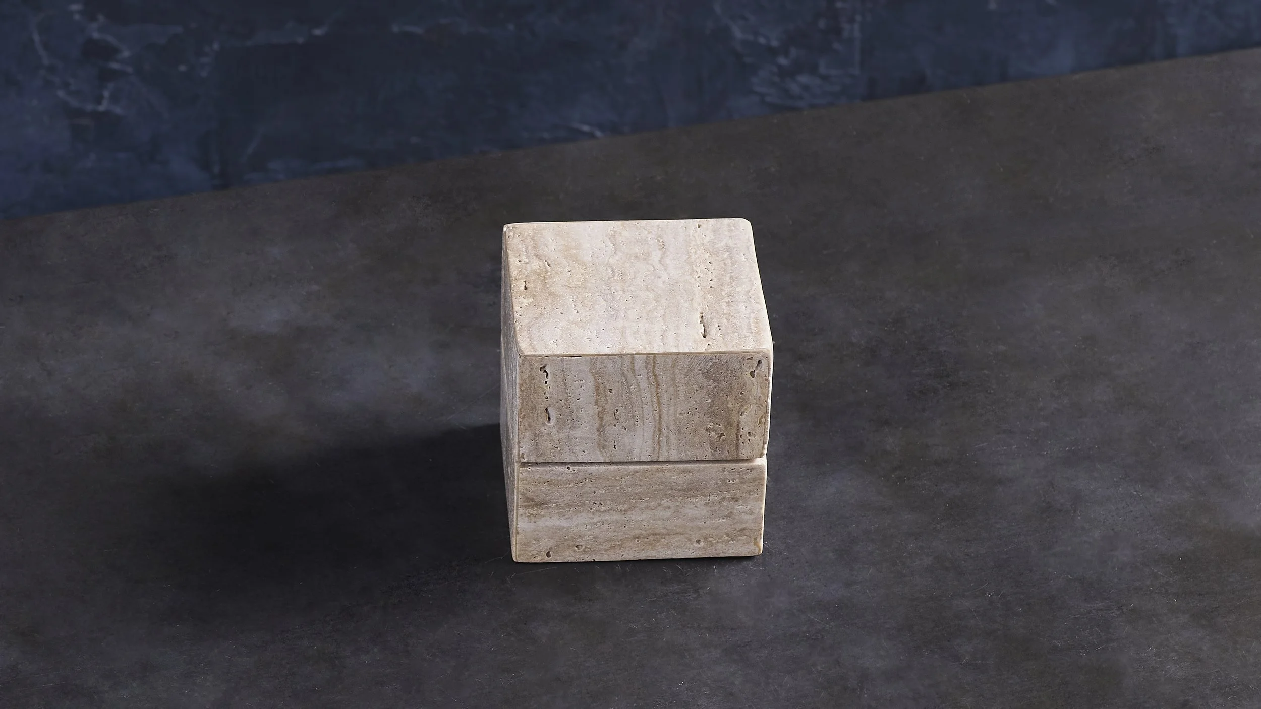Travette Cube Ashtray - Closed.jpg