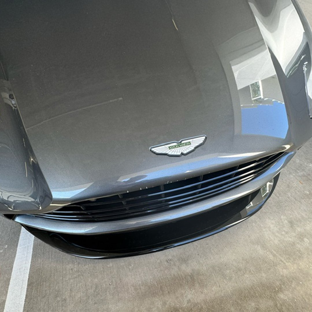 AstonMartin6.jpg
