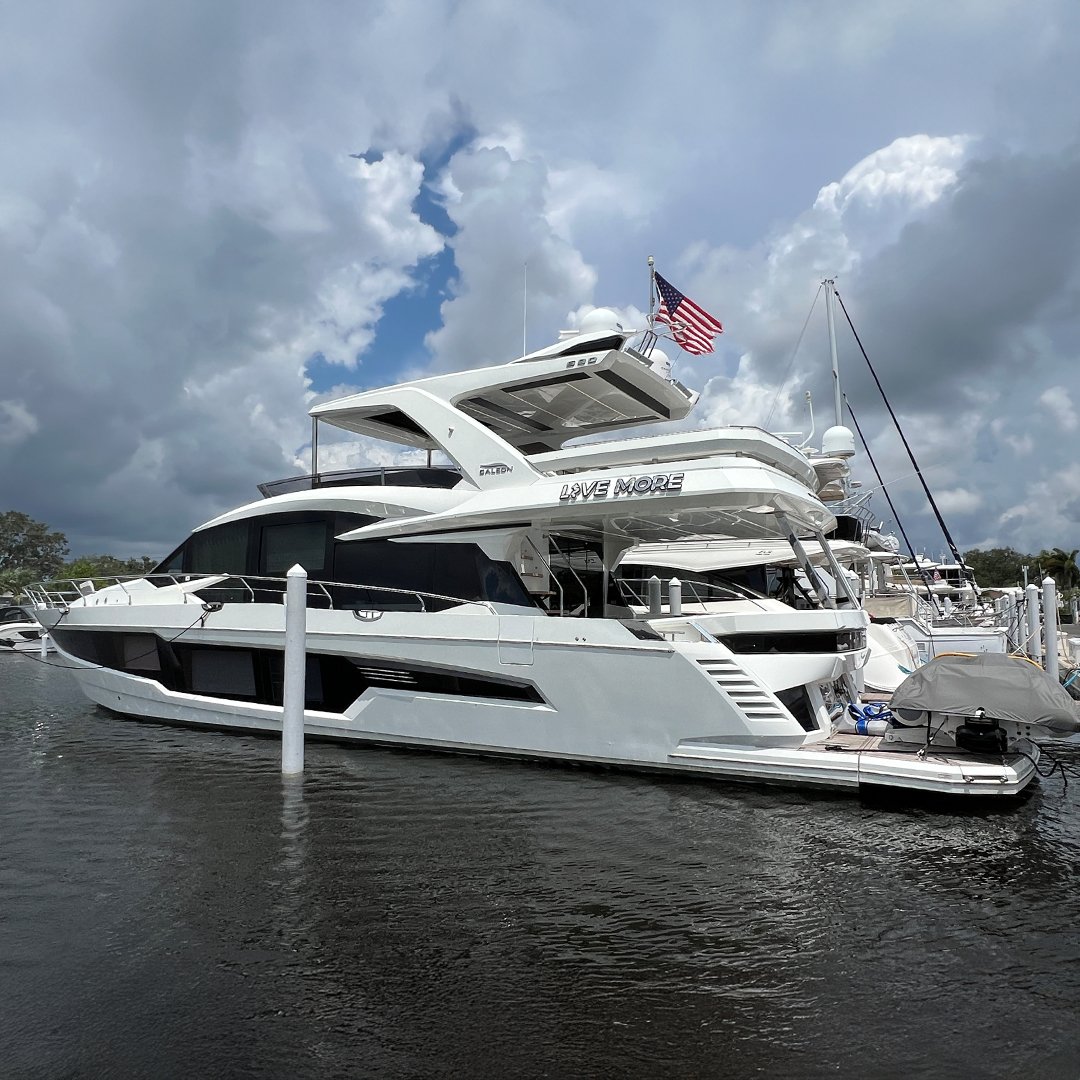 Galeon680Fly3.jpg