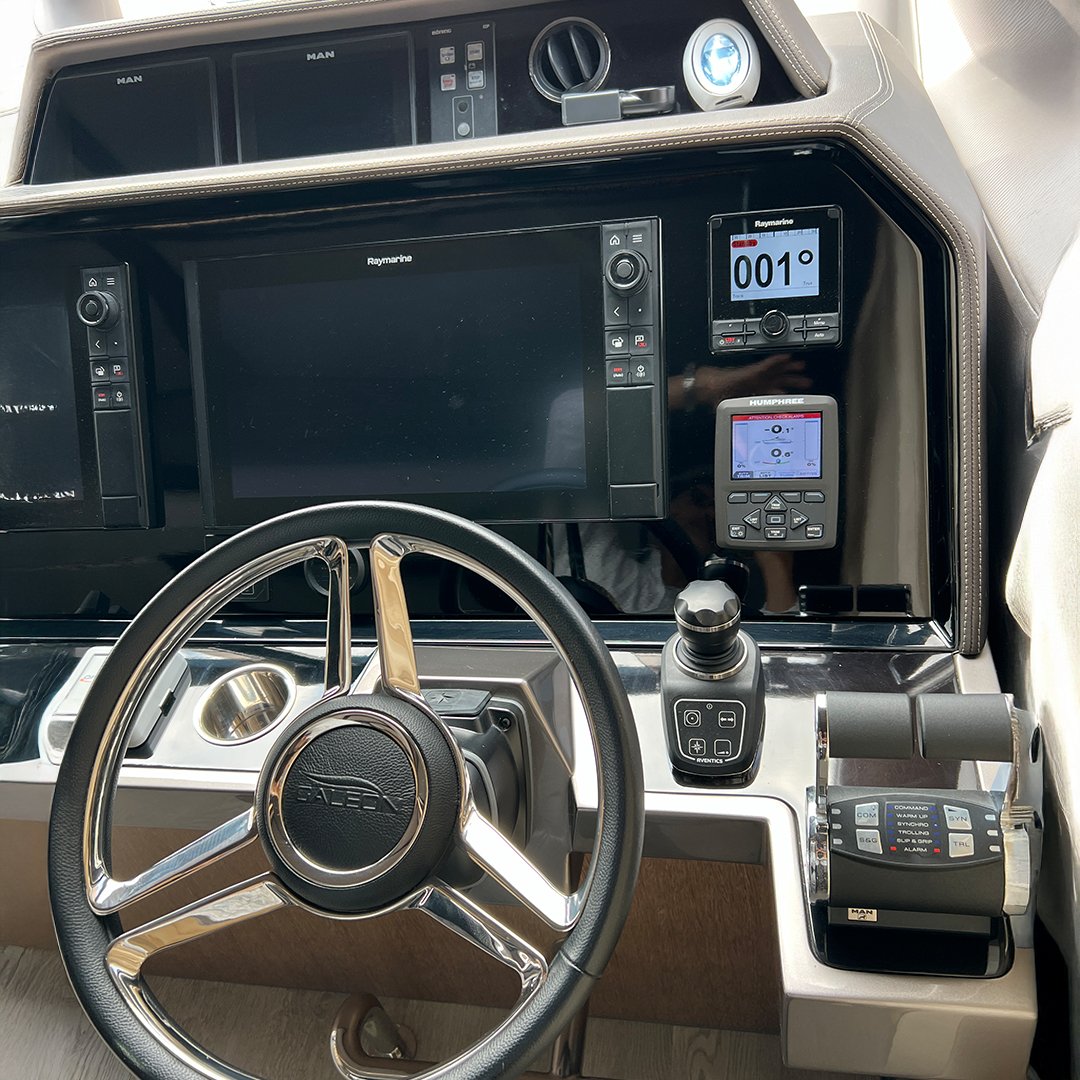 Galeon680Fly5.jpg