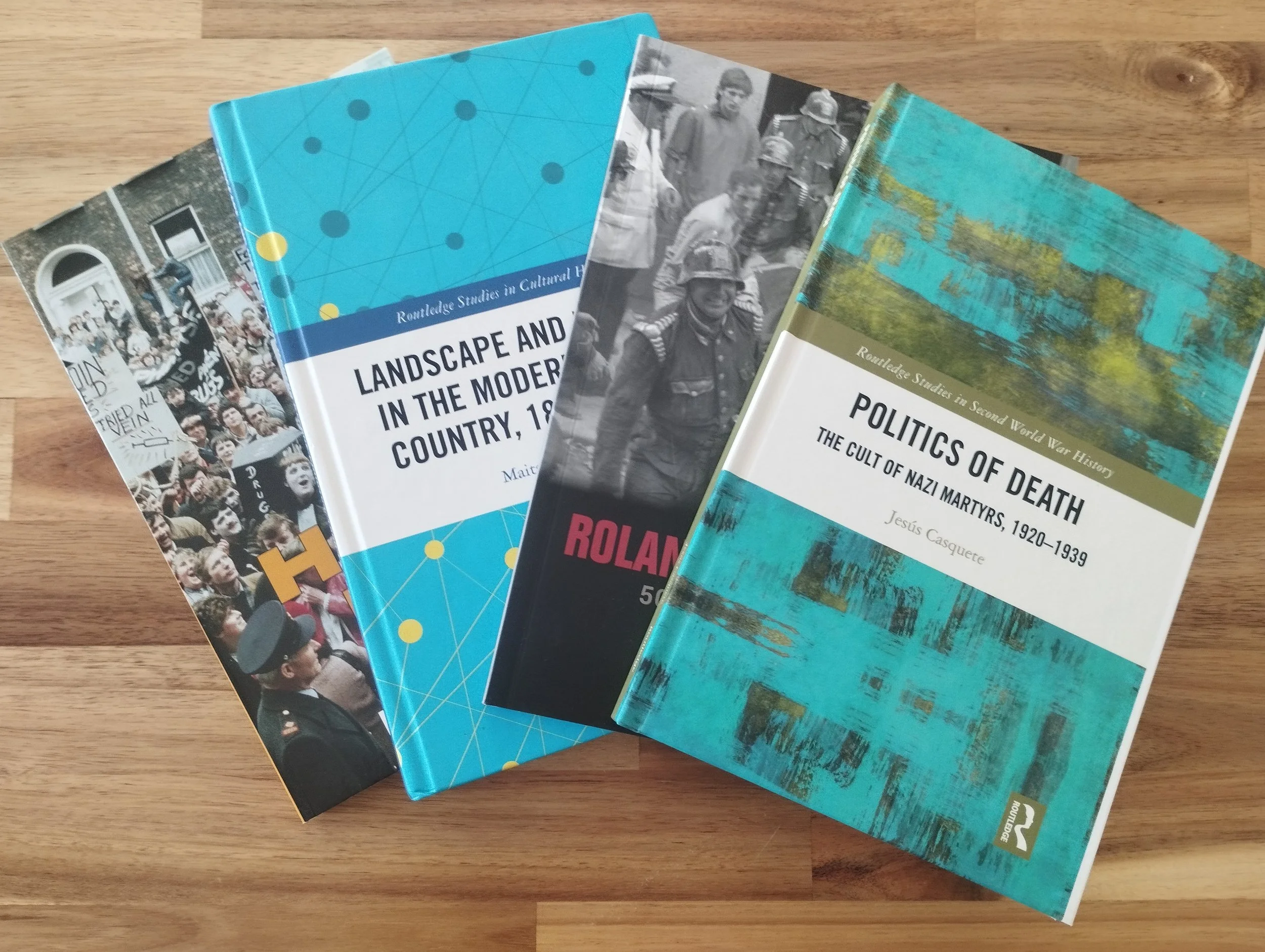 Una selección de libros traducidos o editados por Niall Cullen, traductor académico