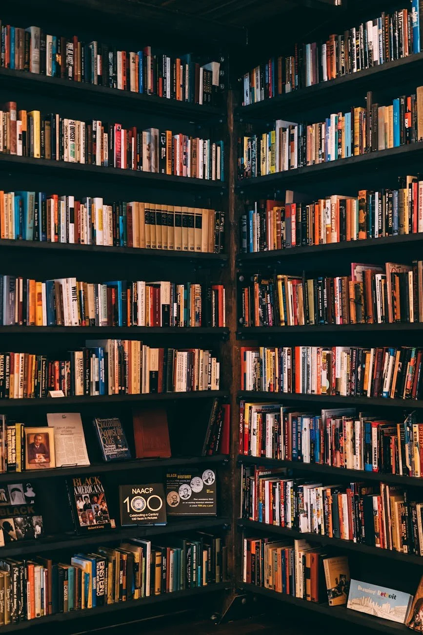 Estanterías llenas de libros. Traductor academico.