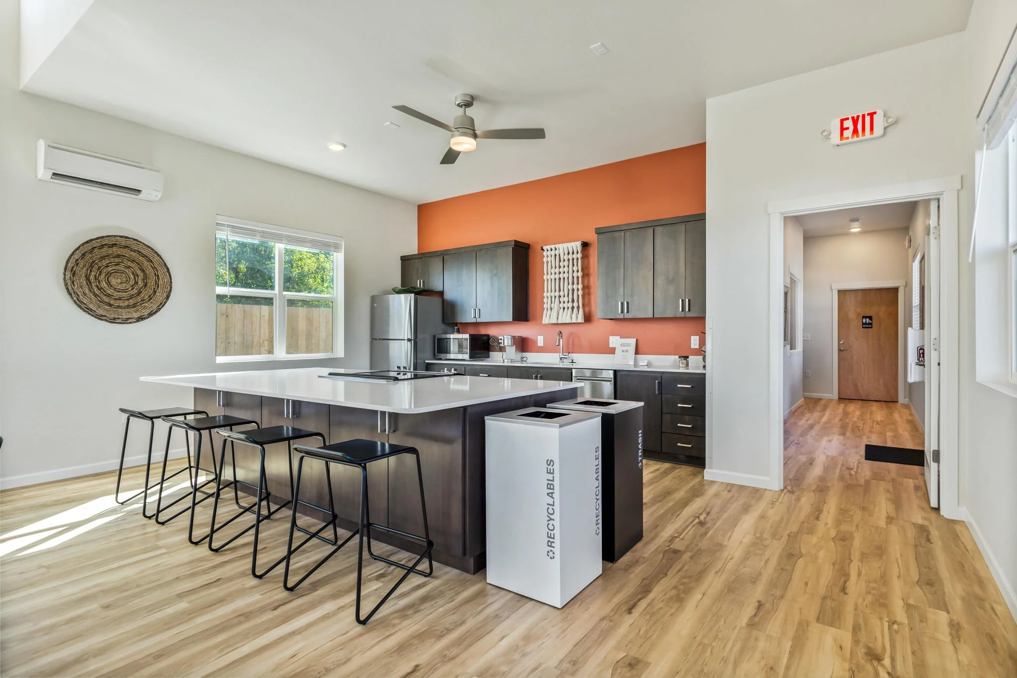 1-web-or-mls-3470 Blossom Dr NE 1.jpg