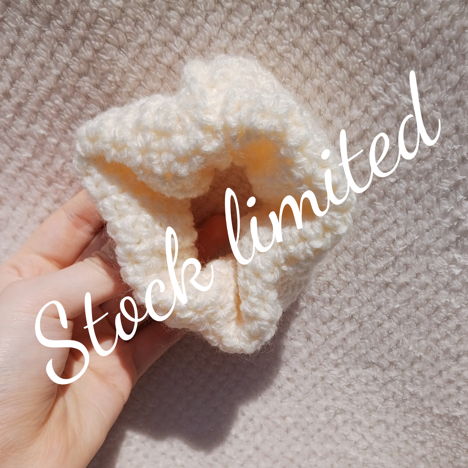 Stock limited Daydream scrunchie.png