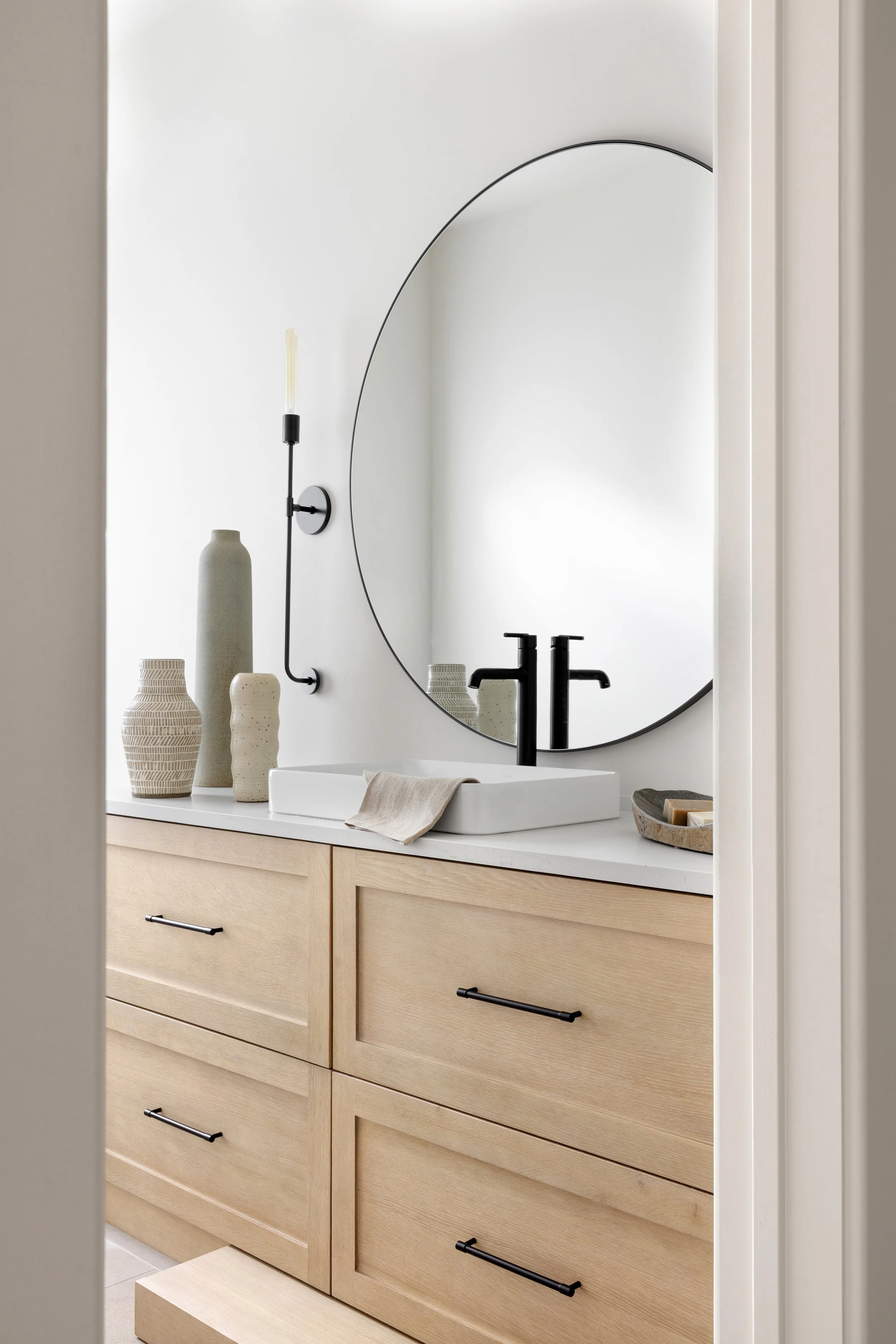 Best interior designer Atlanta, Residential interior design services, Luxury interior design, Modern interior design, Online interior design services, virtual interior design, Interior design studio in Atlanta, Luxury modern interior design, Modern l