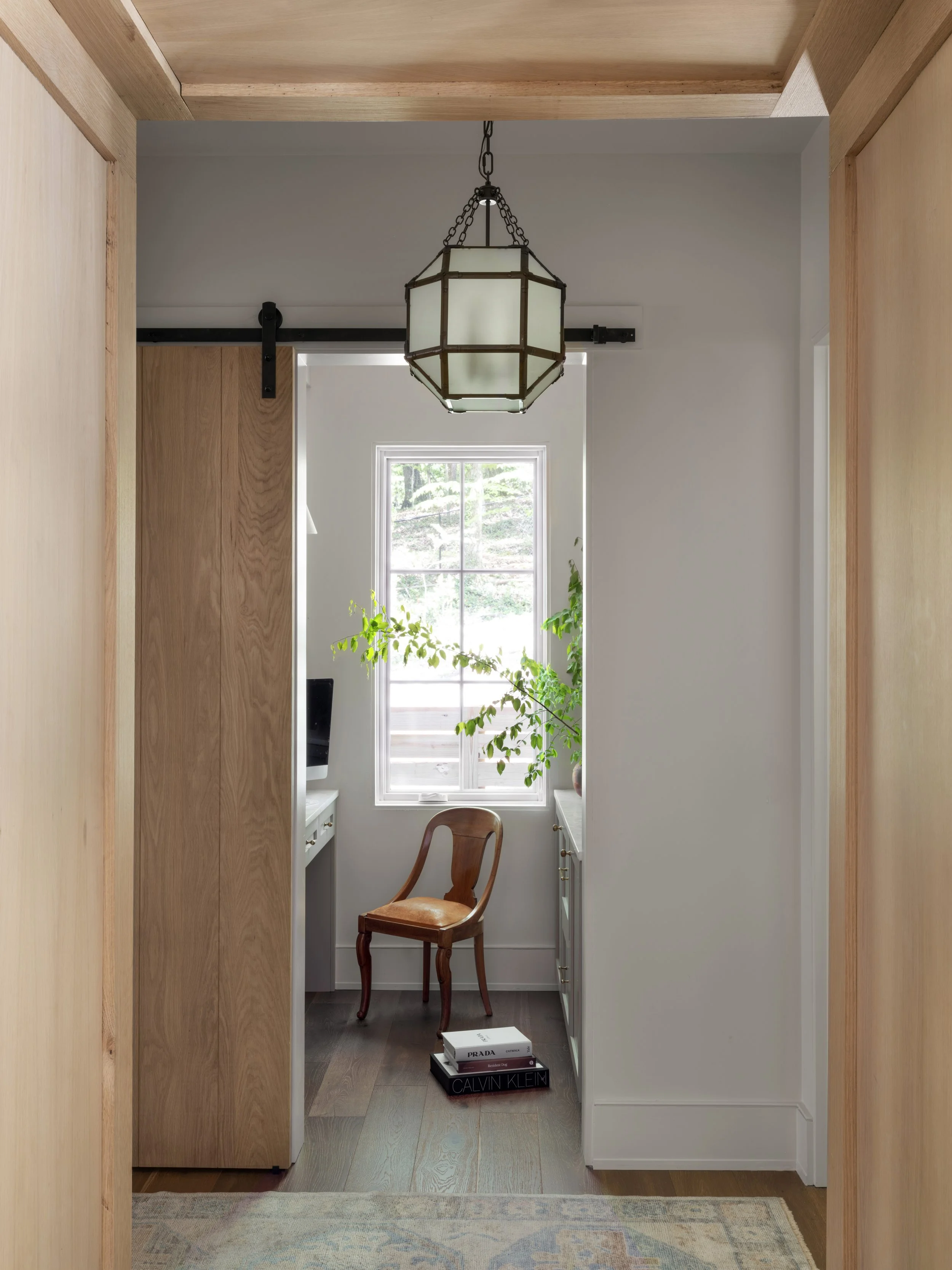 
Atlanta interior designer, buckhead interior designer, Alpharetta interior designer, Best interior designer Atlanta, Residential interior design services, Luxury interior design, Modern interior design, Online interior design services, virtual inter