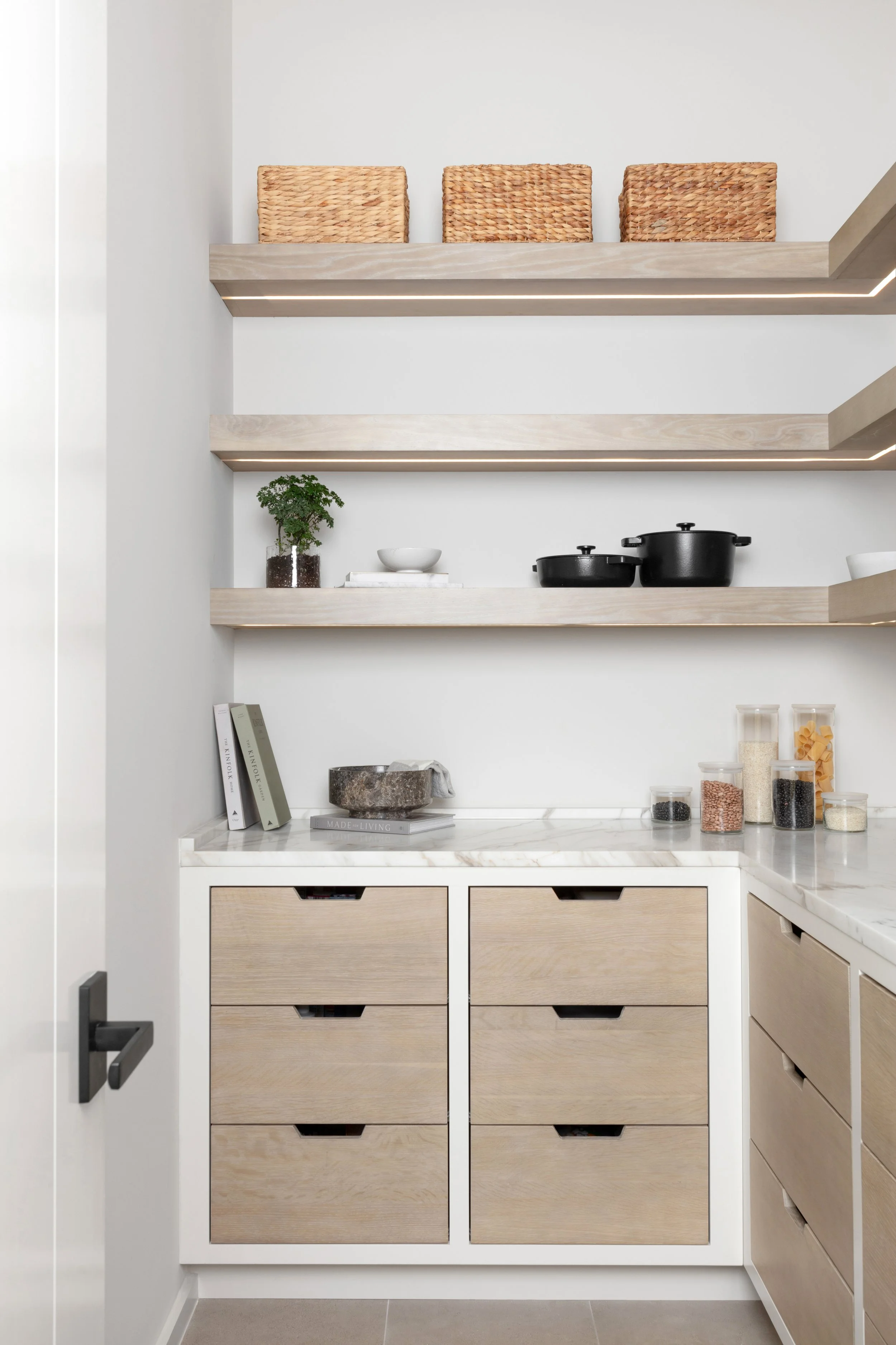 Best interior designer Atlanta, Residential interior design services, Luxury interior design, Modern interior design, Online interior design services, virtual interior design, Interior design studio in Atlanta, Modern kitchen design, Kitchen interior