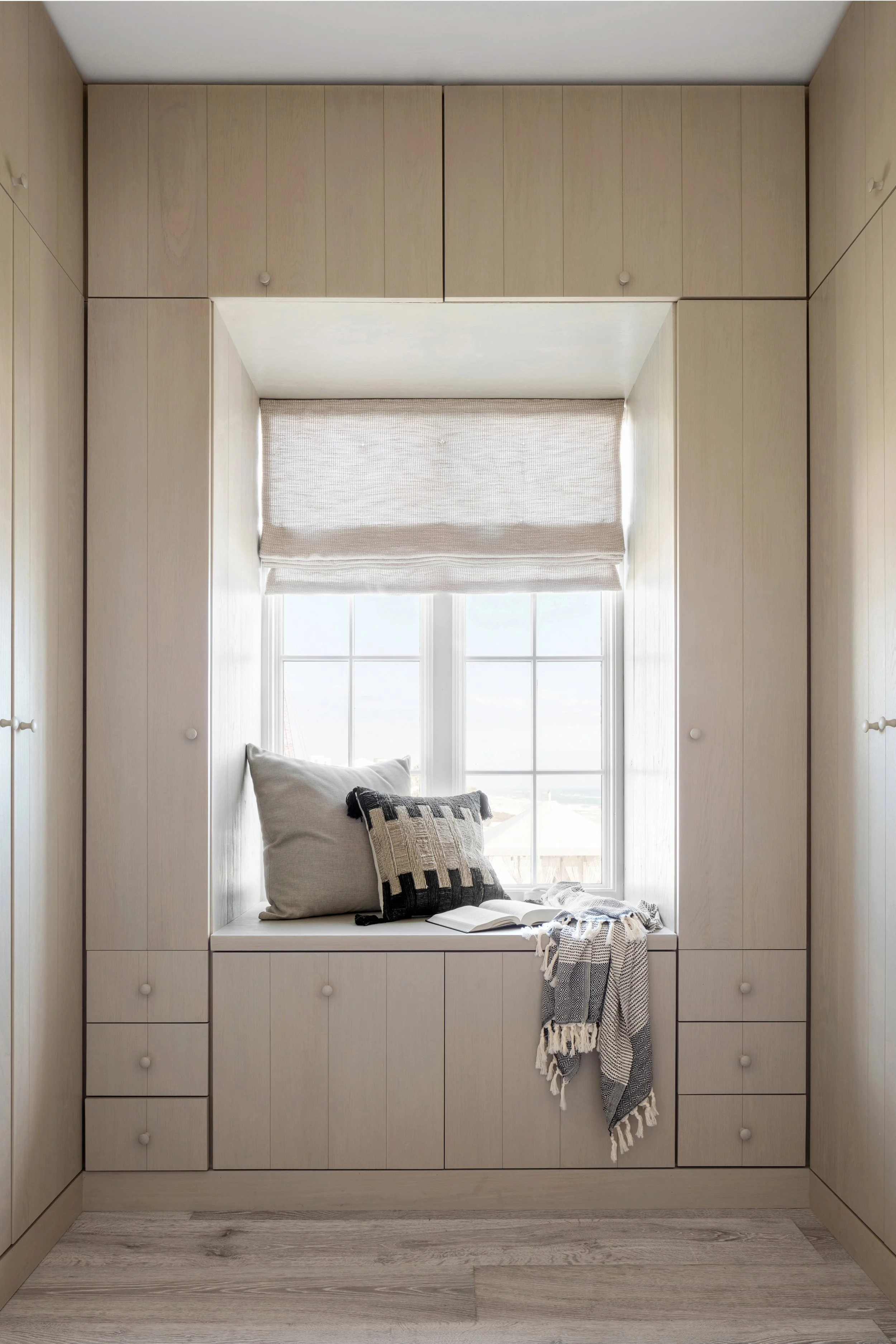 
Atlanta interior designer, buckhead interior designer, Alpharetta interior designer, Best interior designer Atlanta, Residential interior design services, Luxury interior design, Modern interior design, Online interior design services, virtual inter