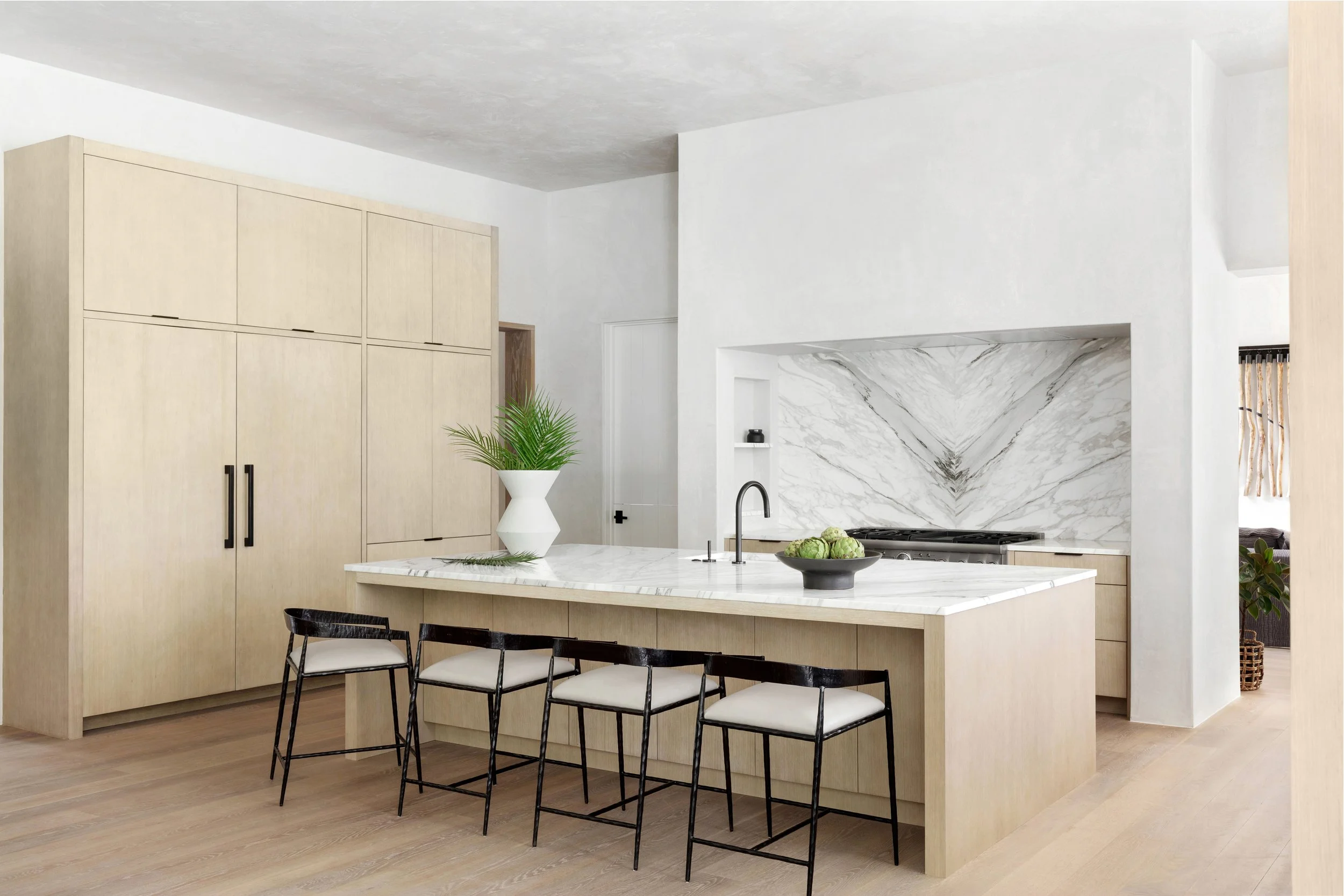 Best interior designer Atlanta, Residential interior design services, Luxury interior design, Modern interior design, Online interior design services, virtual interior design, Interior design studio in Atlanta, Modern kitchen design, Kitchen interior