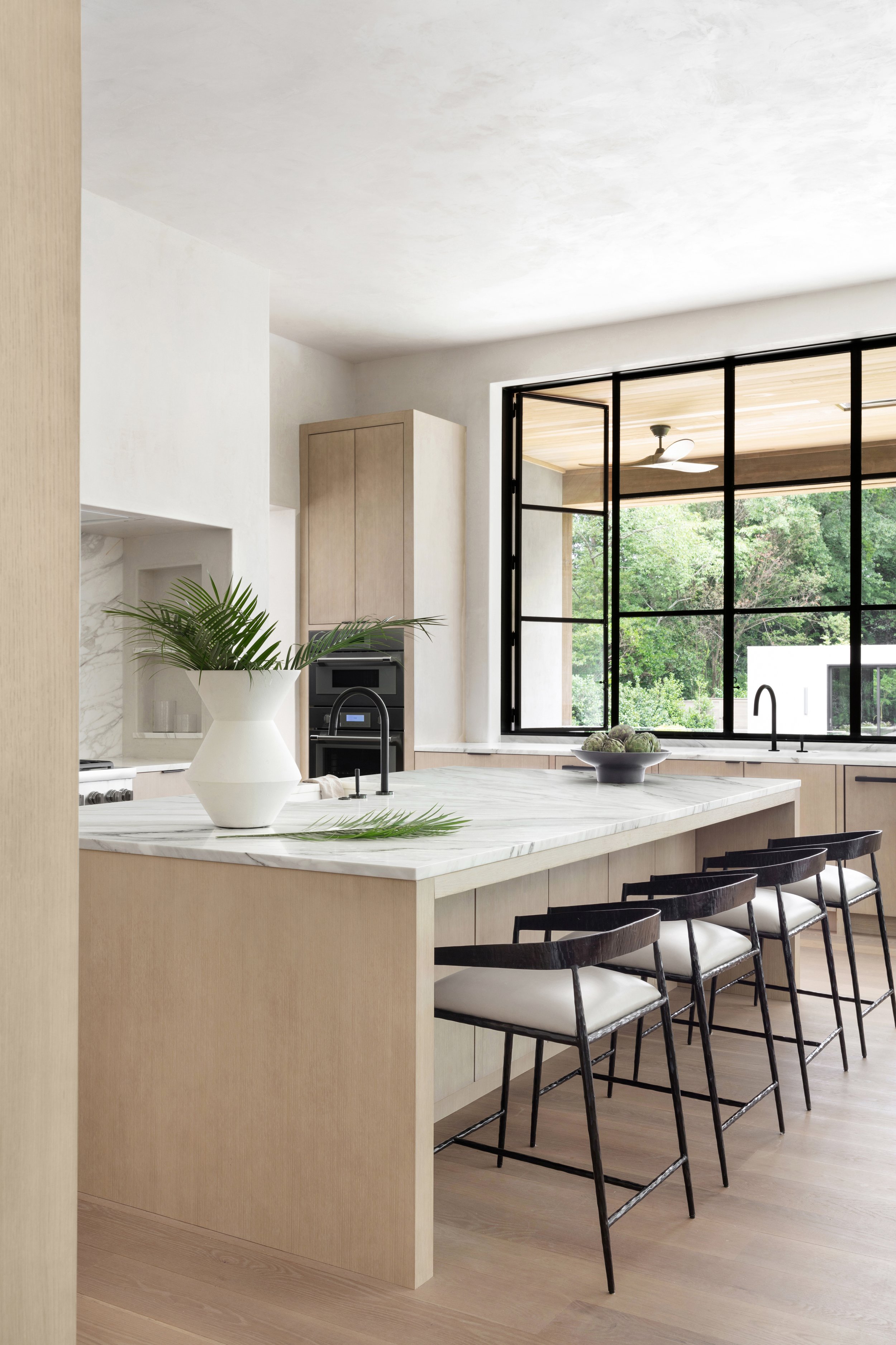 Best interior designer Atlanta, Residential interior design services, Luxury interior design, Modern interior design, Online interior design services, virtual interior design, Interior design studio in Atlanta, Modern kitchen design, Kitchen interior