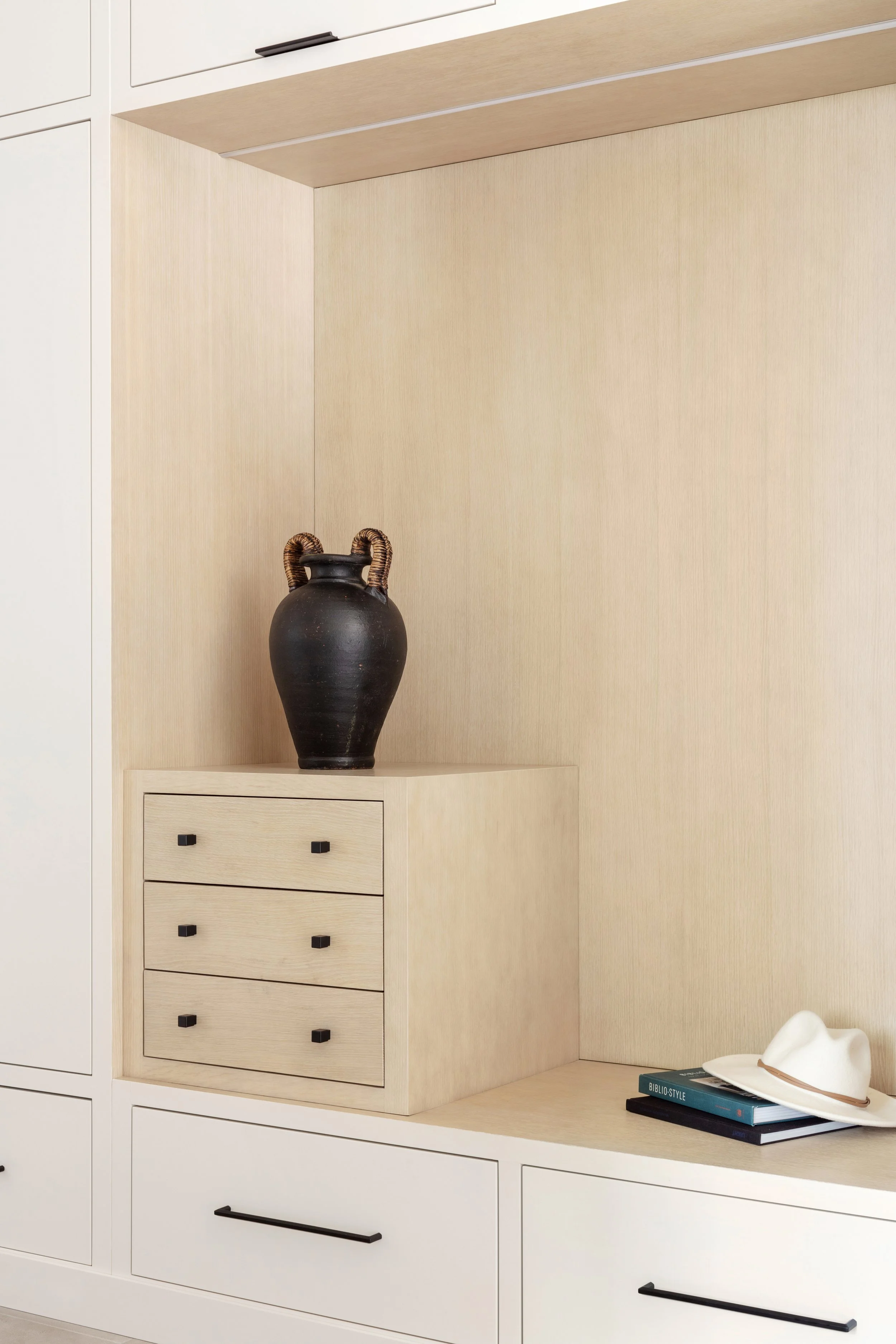 Best interior designer Atlanta, Residential interior design services, Luxury interior design, Modern interior design, Online interior design services, virtual interior design, Interior design studio in Atlanta, Modern kitchen design, Kitchen interior