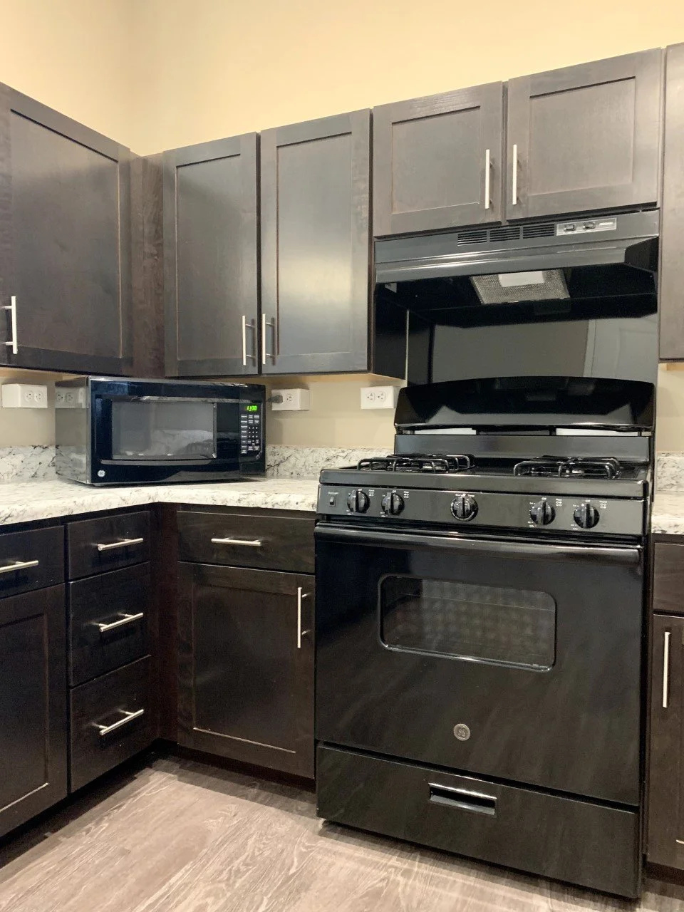 Kitchen 2.jpg