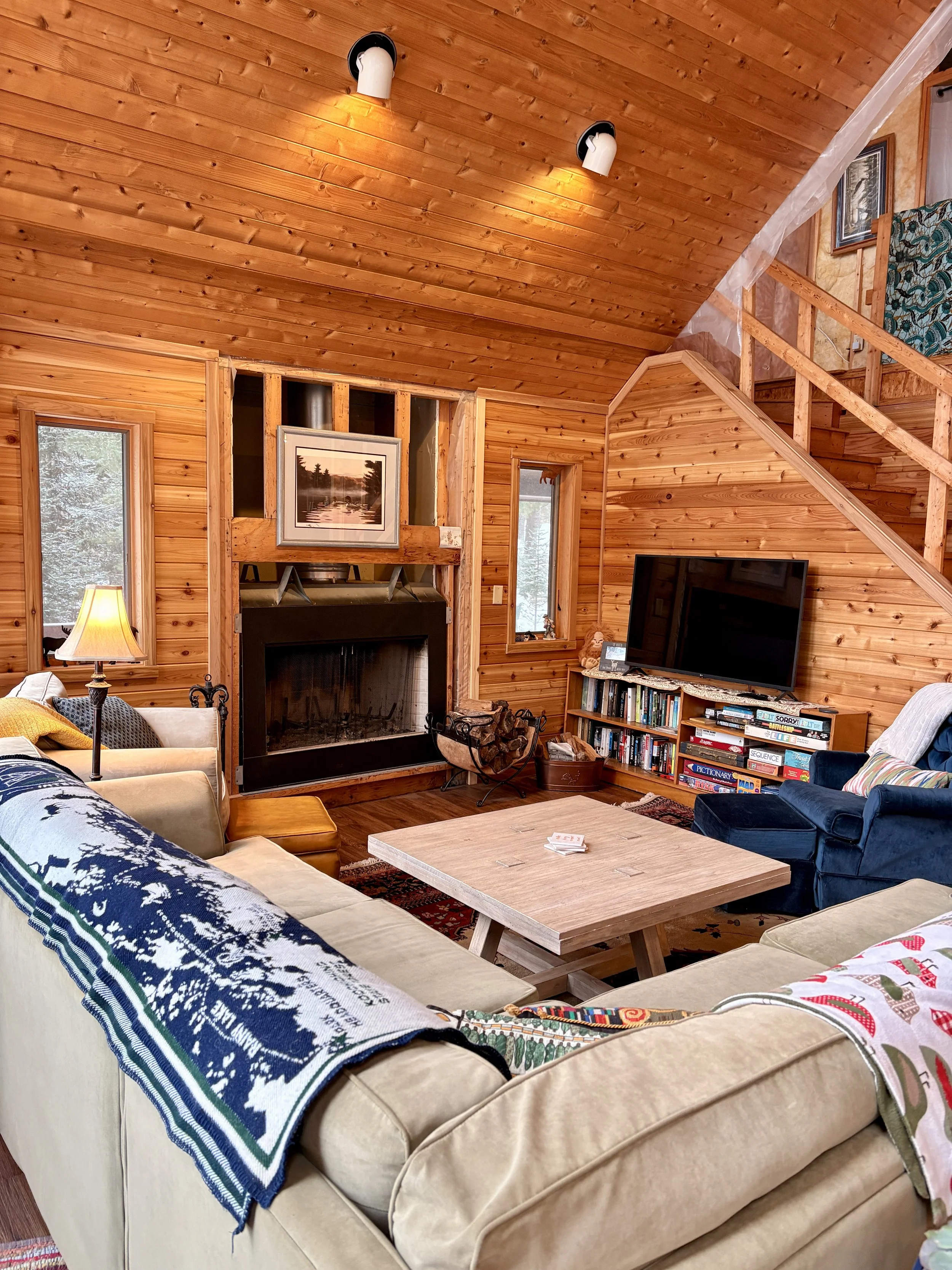 simply-redo-danbury-wi-cabin-living-room-fireplace-tv-after-06.JPG