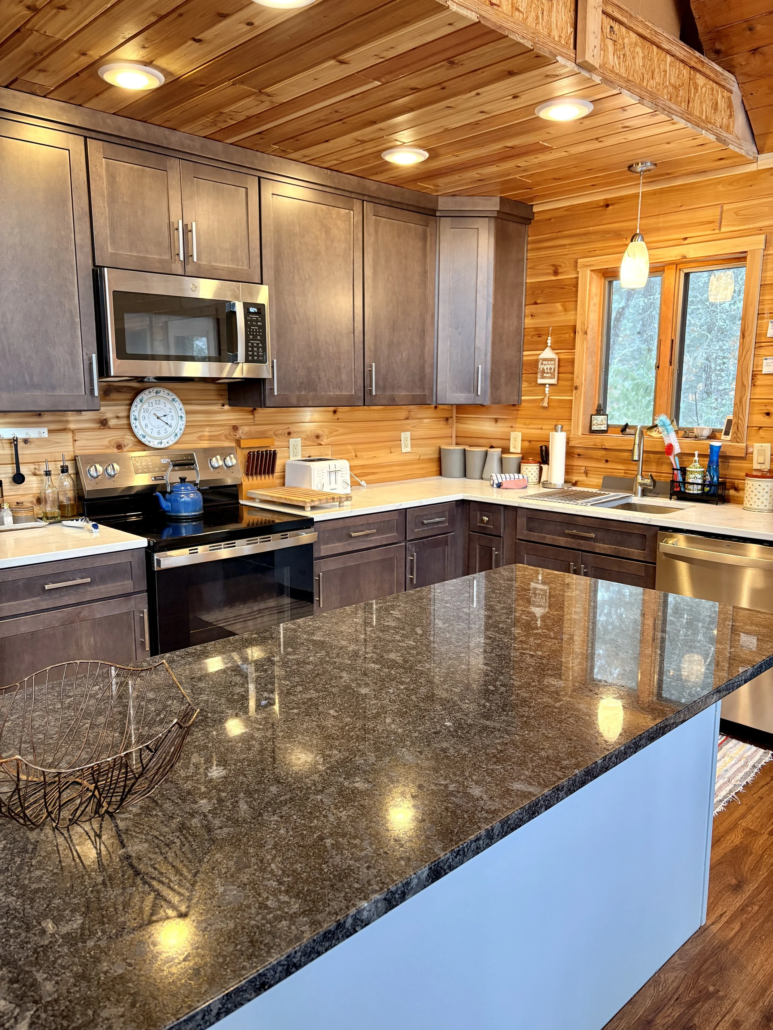 simply-redo-danbury-wi-cabin-kitchen-island-after-02.JPG