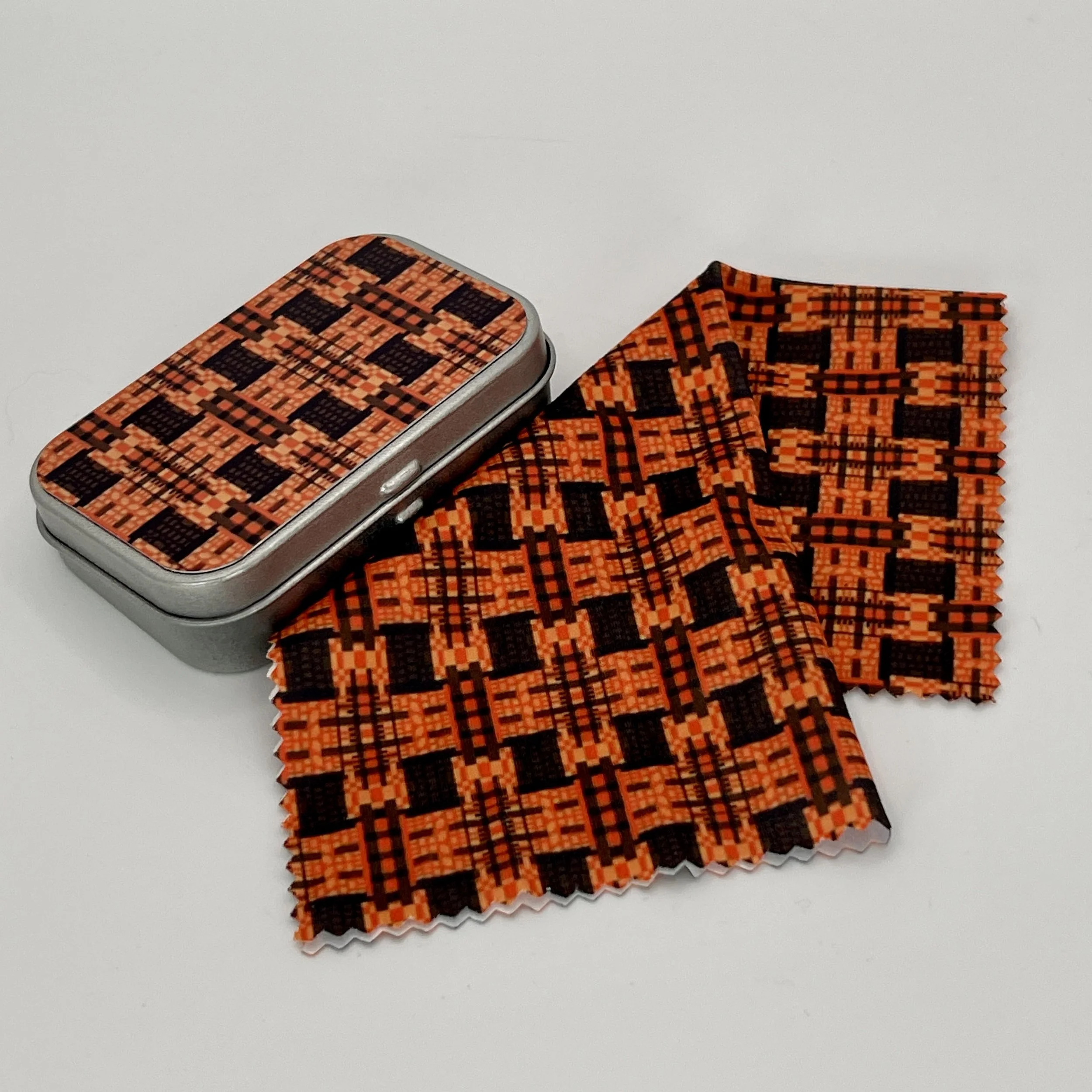 Metrobus 'Castle' moquette lens cloth and tin