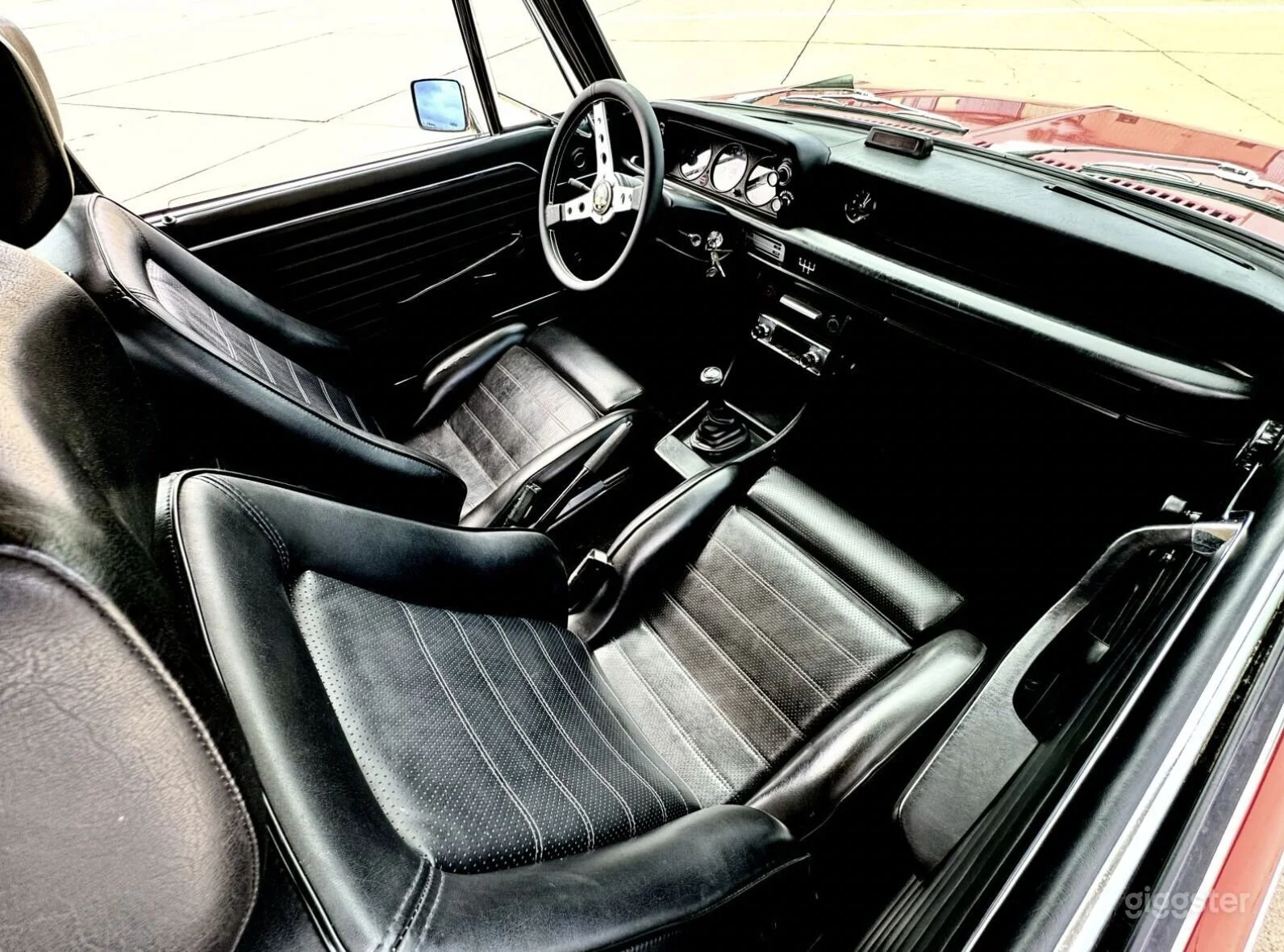 1973-bmw-2002-tii-4.png