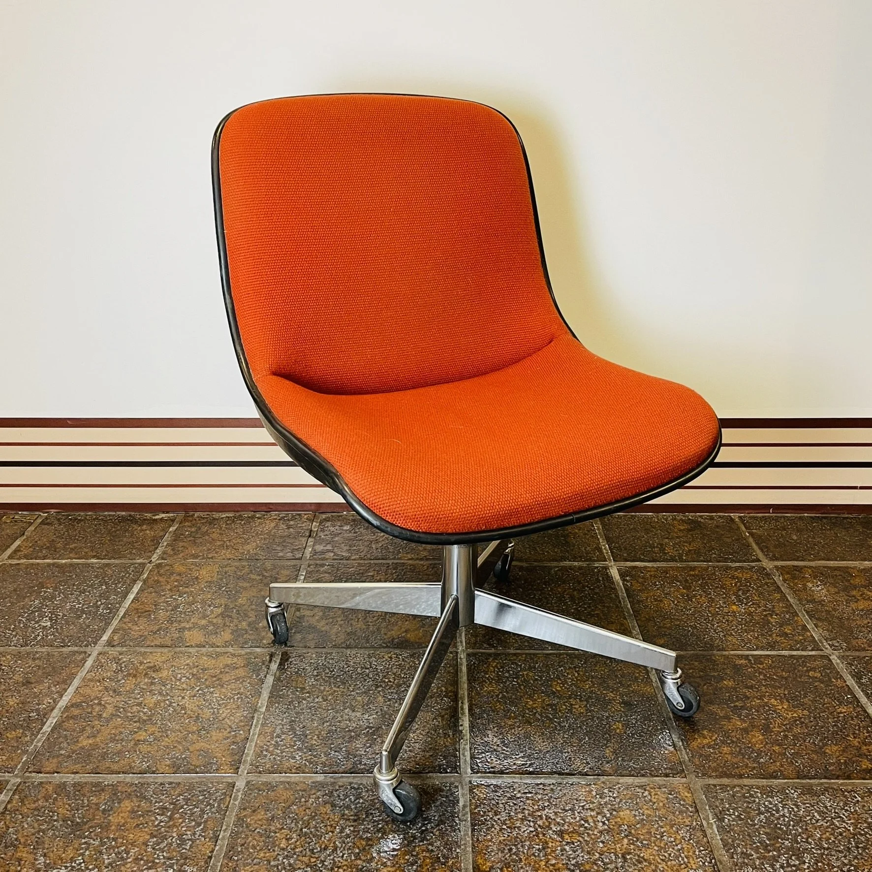 F88 Herman Miller Rolling Task Bucket Chair.JPEG