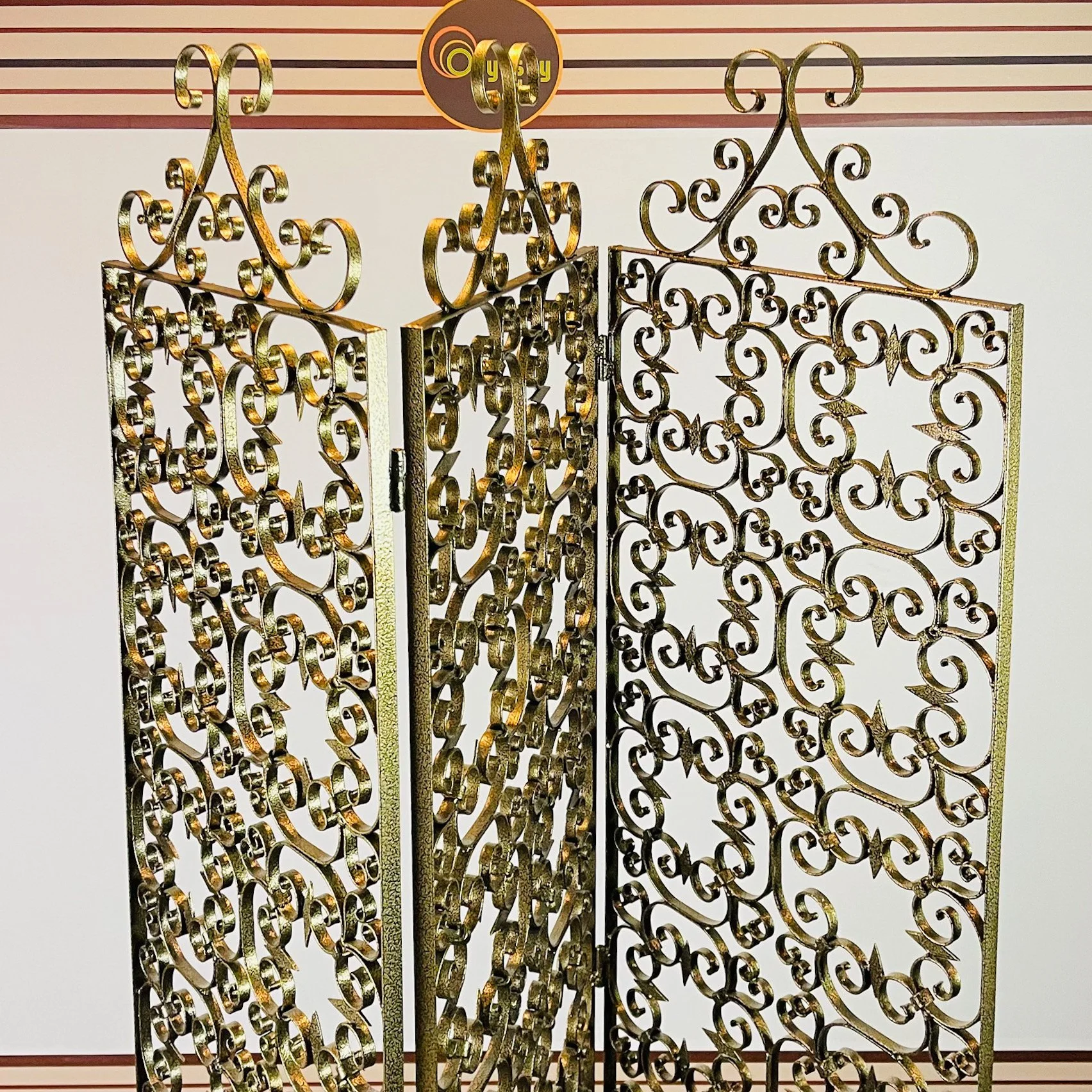 DC43 Hollywood Regency Iron Tri-fold.JPEG