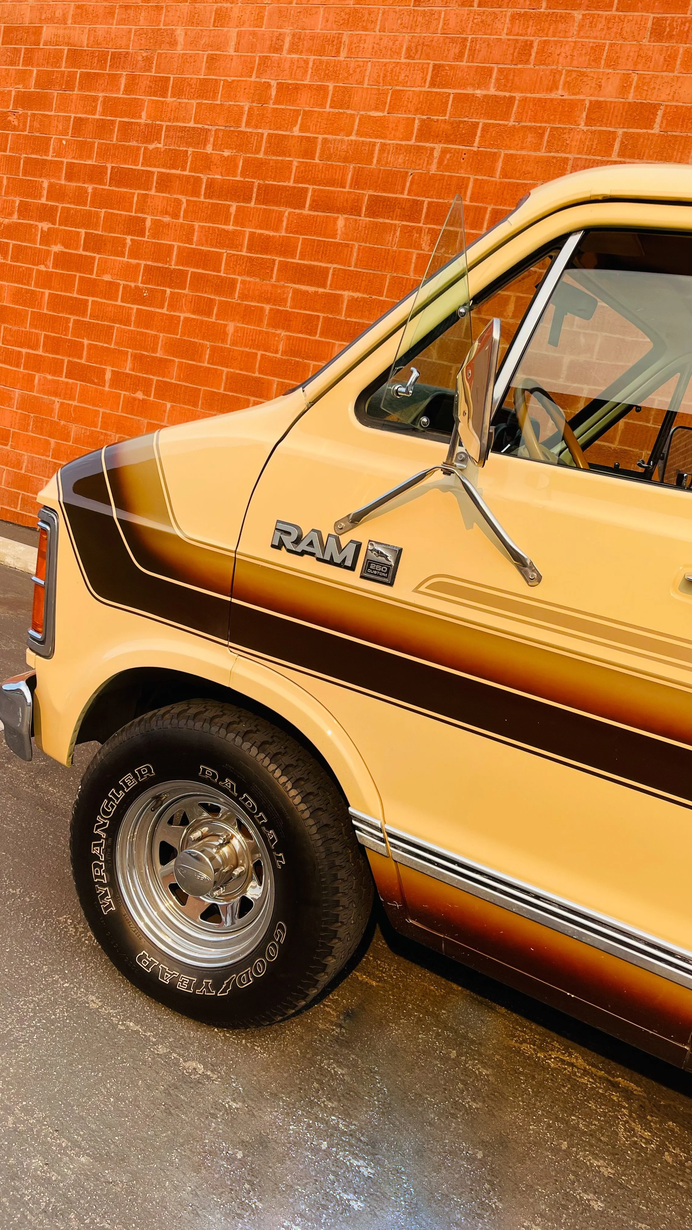 1985 Dodge Ram 1.JPEG