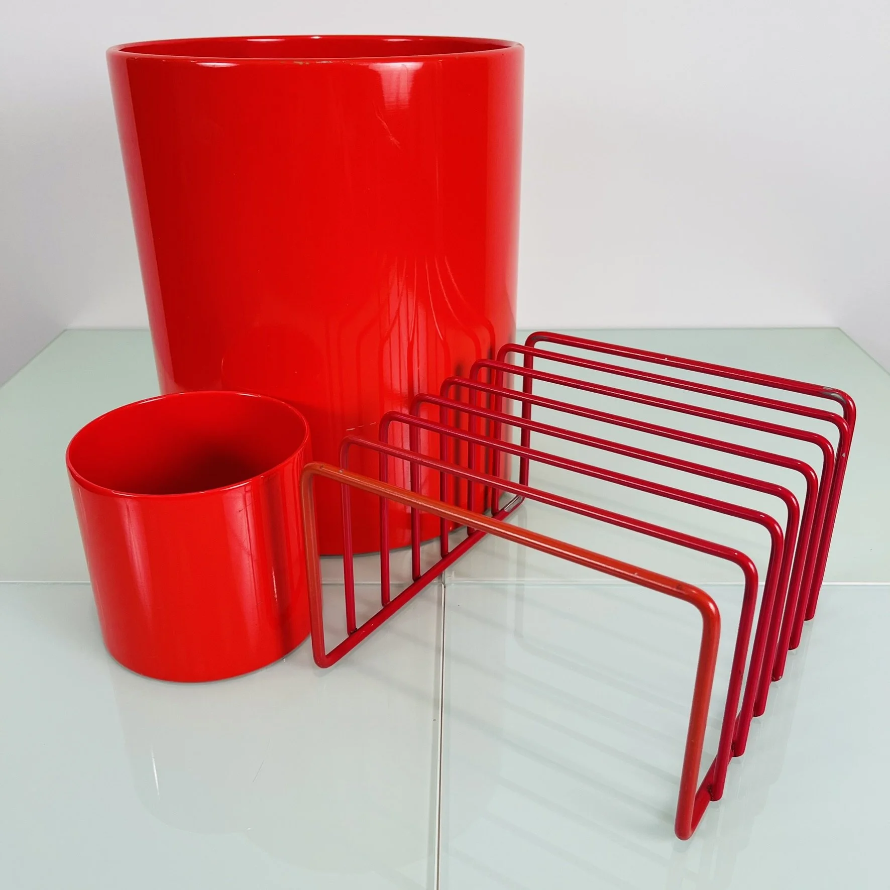 DC93 Red Desk Accessories.JPEG