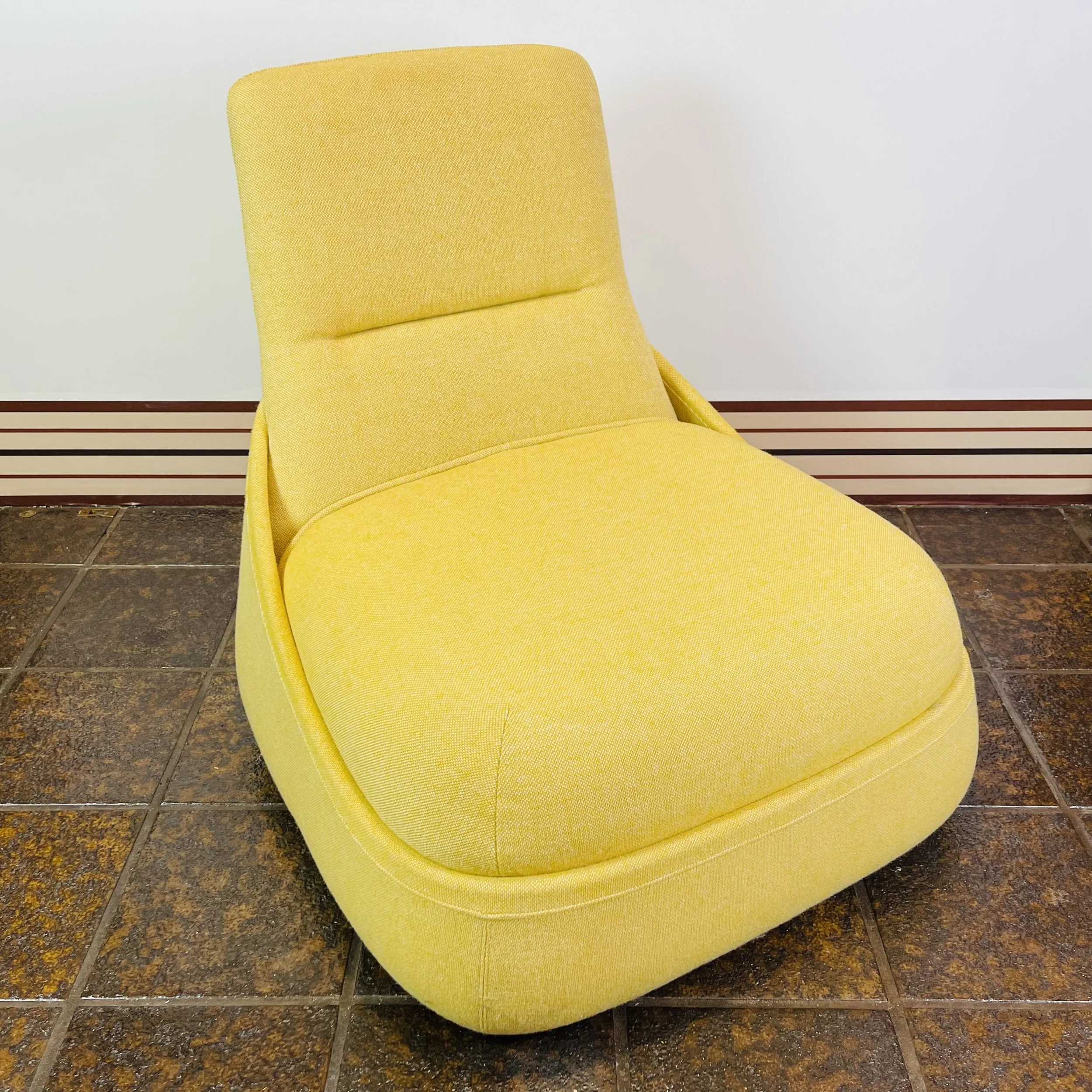 F8 Steelcase Lemon Lounger.JPEG