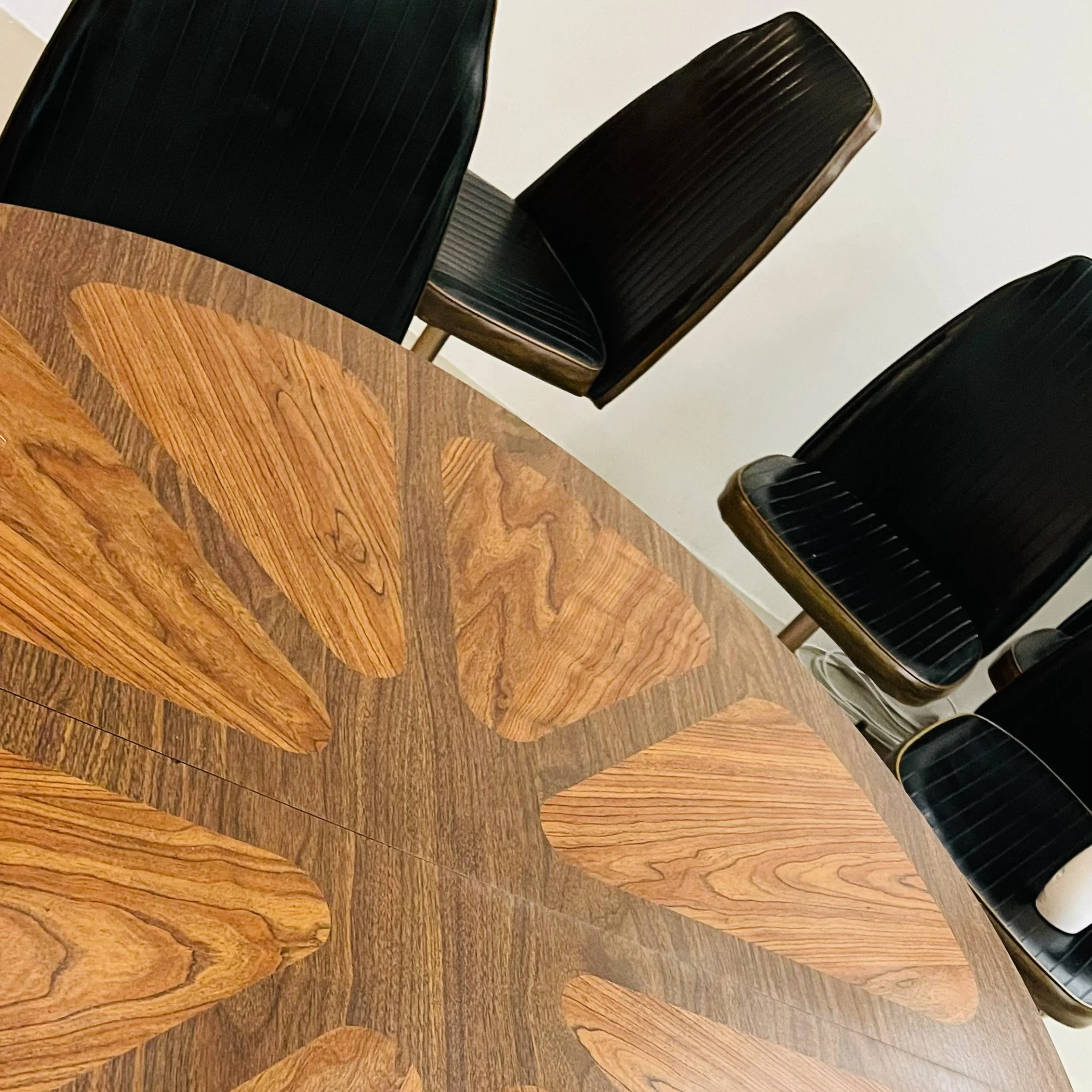 F62 Laminate Dinette Leaf Table.JPEG