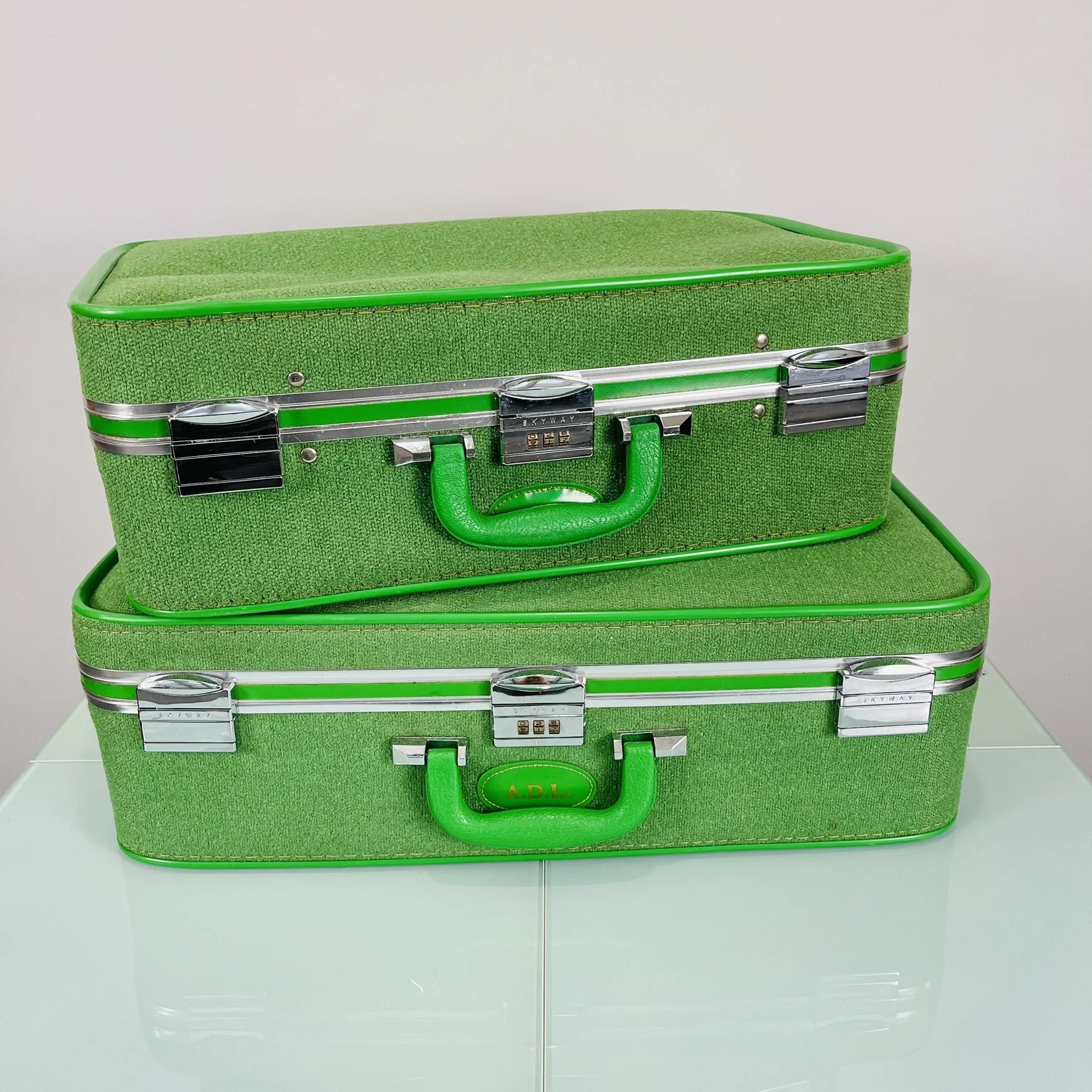 AV11 Luggage Lime Green Tweedy.JPEG