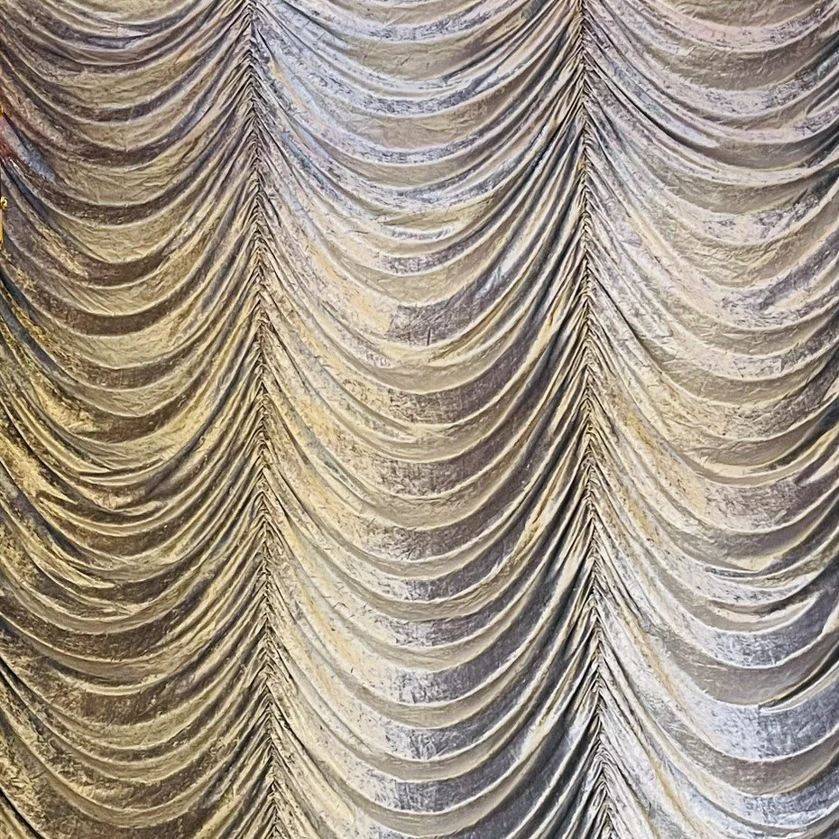 DR4 Velvet Swag.JPEG