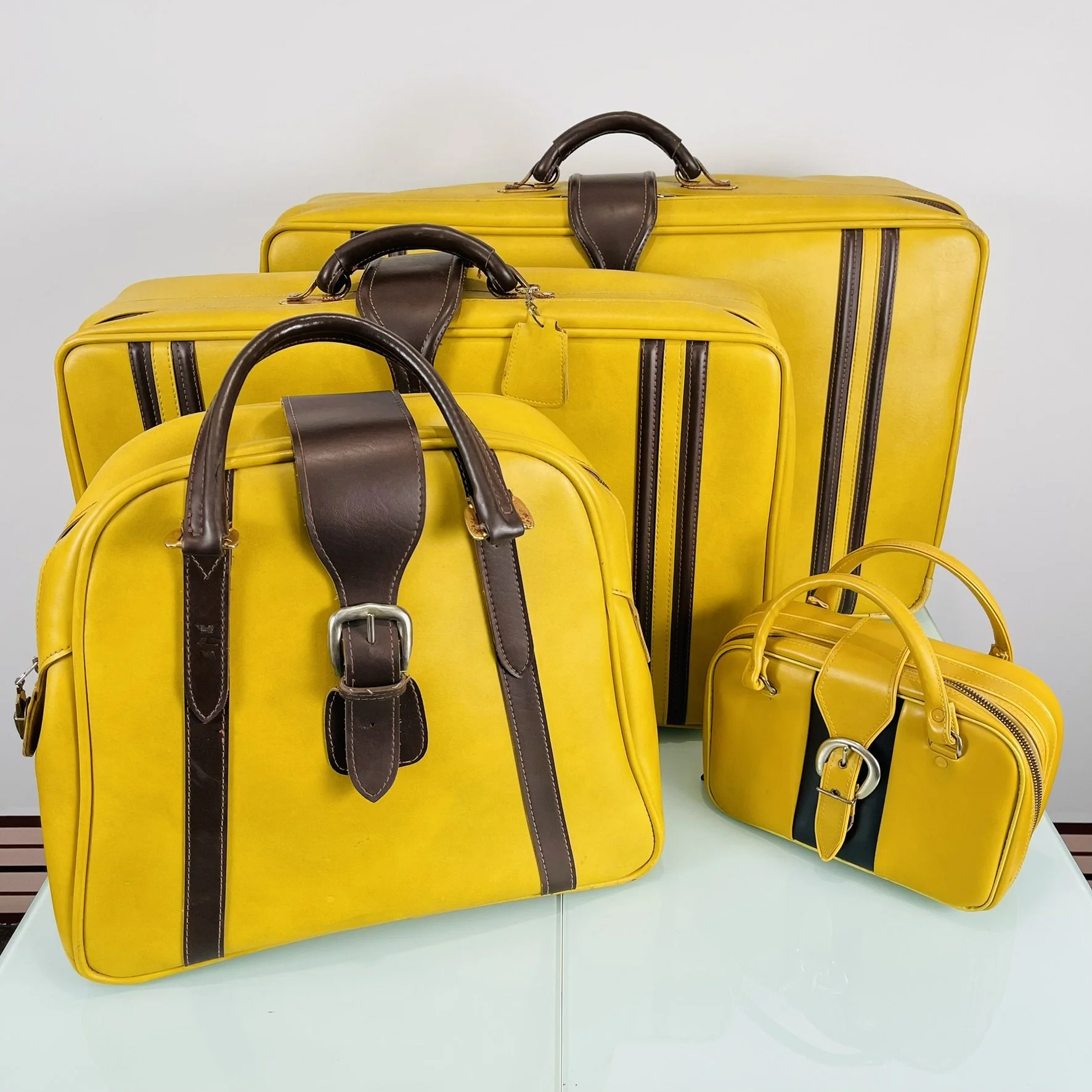 AV14 Luggage Yellow Naugahyde.JPEG