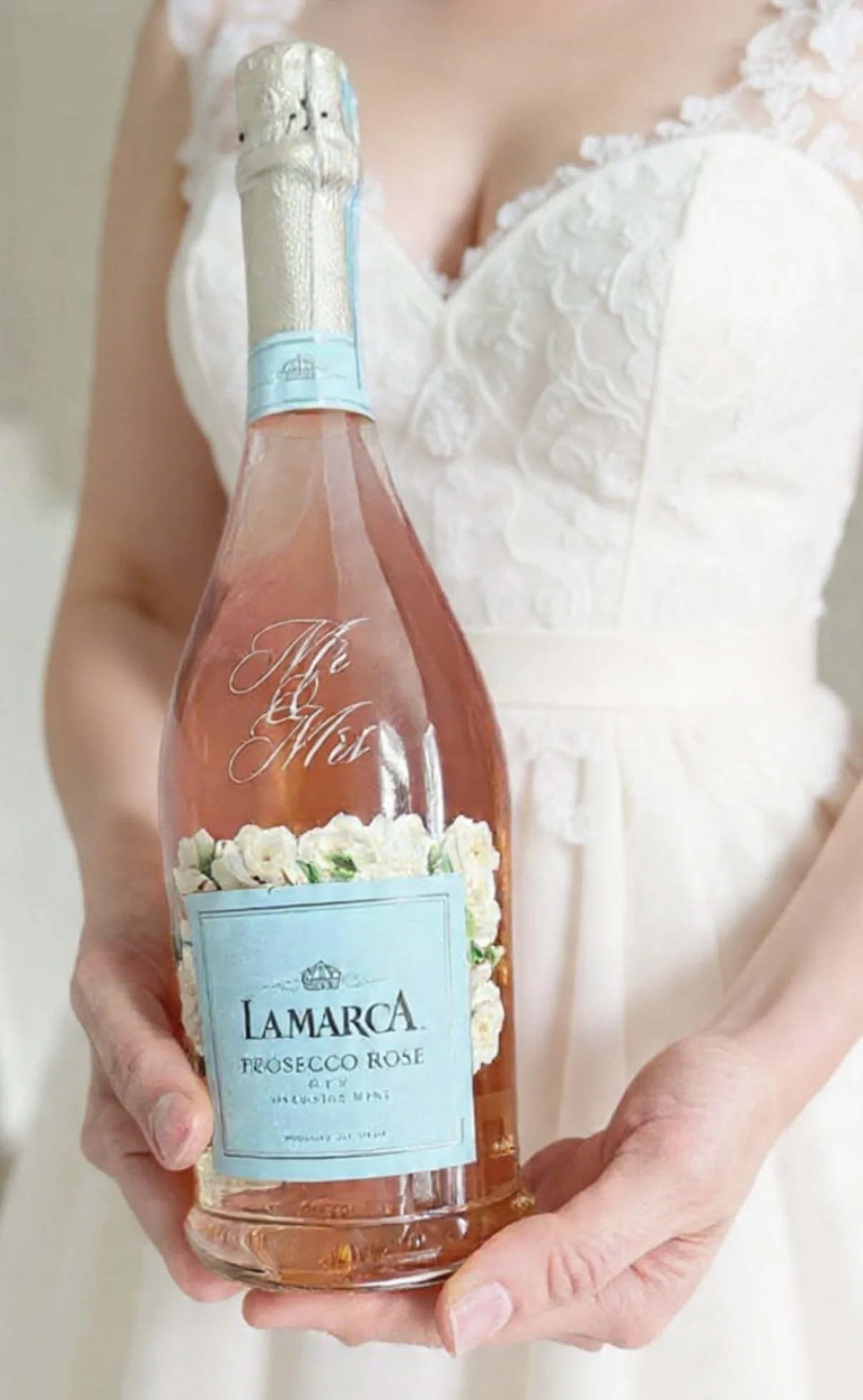 Mr & Mrs White Blooms Border