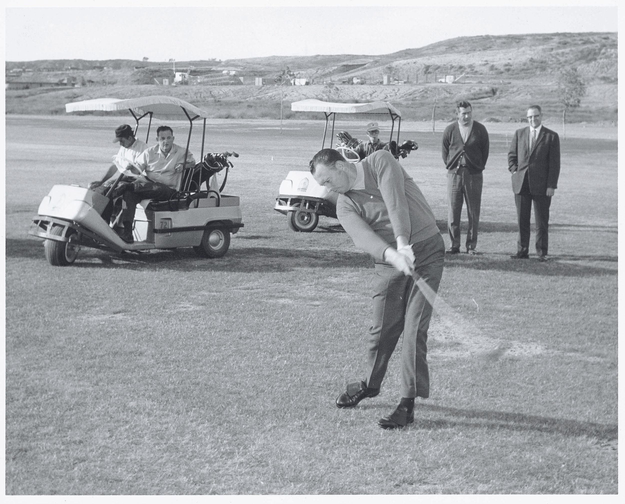 In the 1980s, La Costa buzzed with competition—golf legends played the Tournament of Champions, while stars lit up the courts at the Davis Cup and Carl Reiner Celebrity Tournament. In 1984, nine new holes created the distinct North and South Courses,