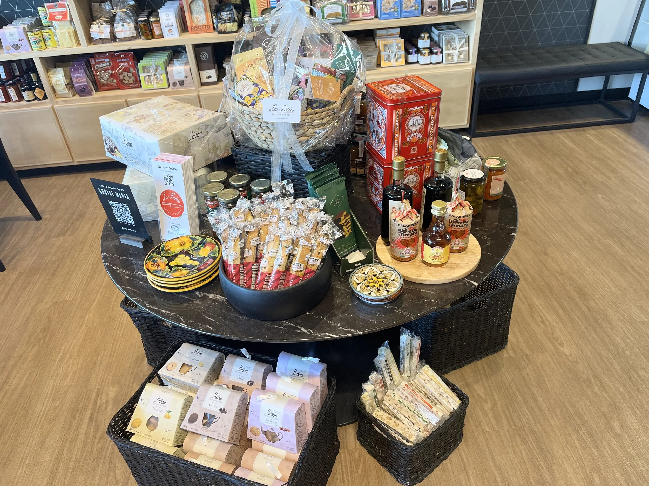 Italian cookies and Italian treats