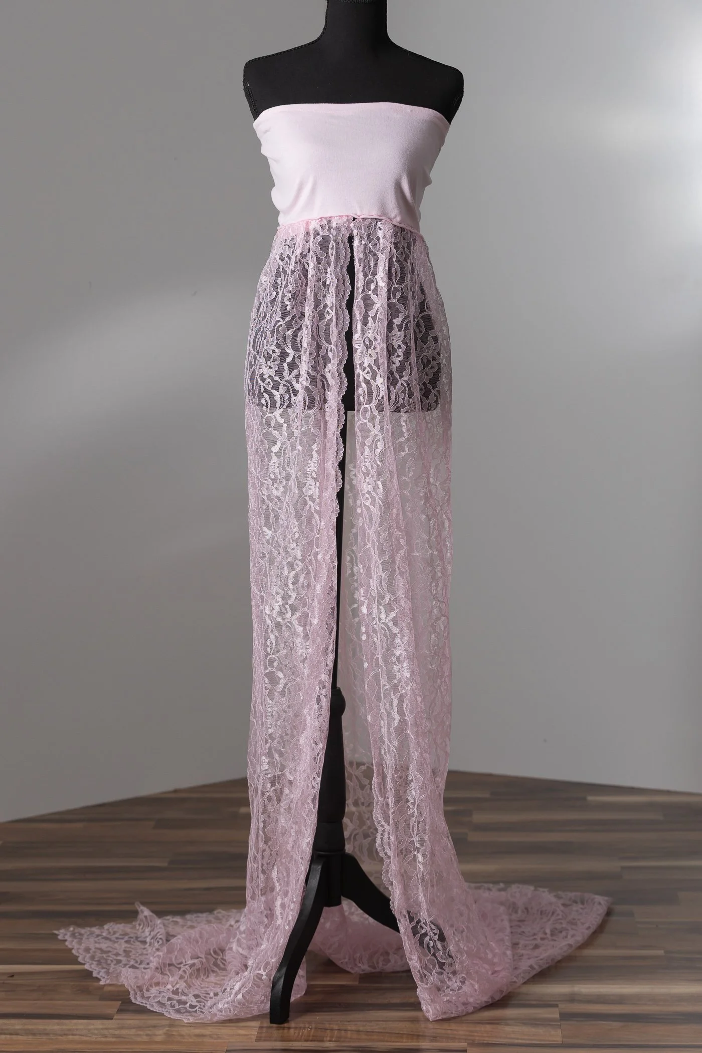 ALW Maternity Closet-Blush Lace Open-Skirt Gown.jpg
