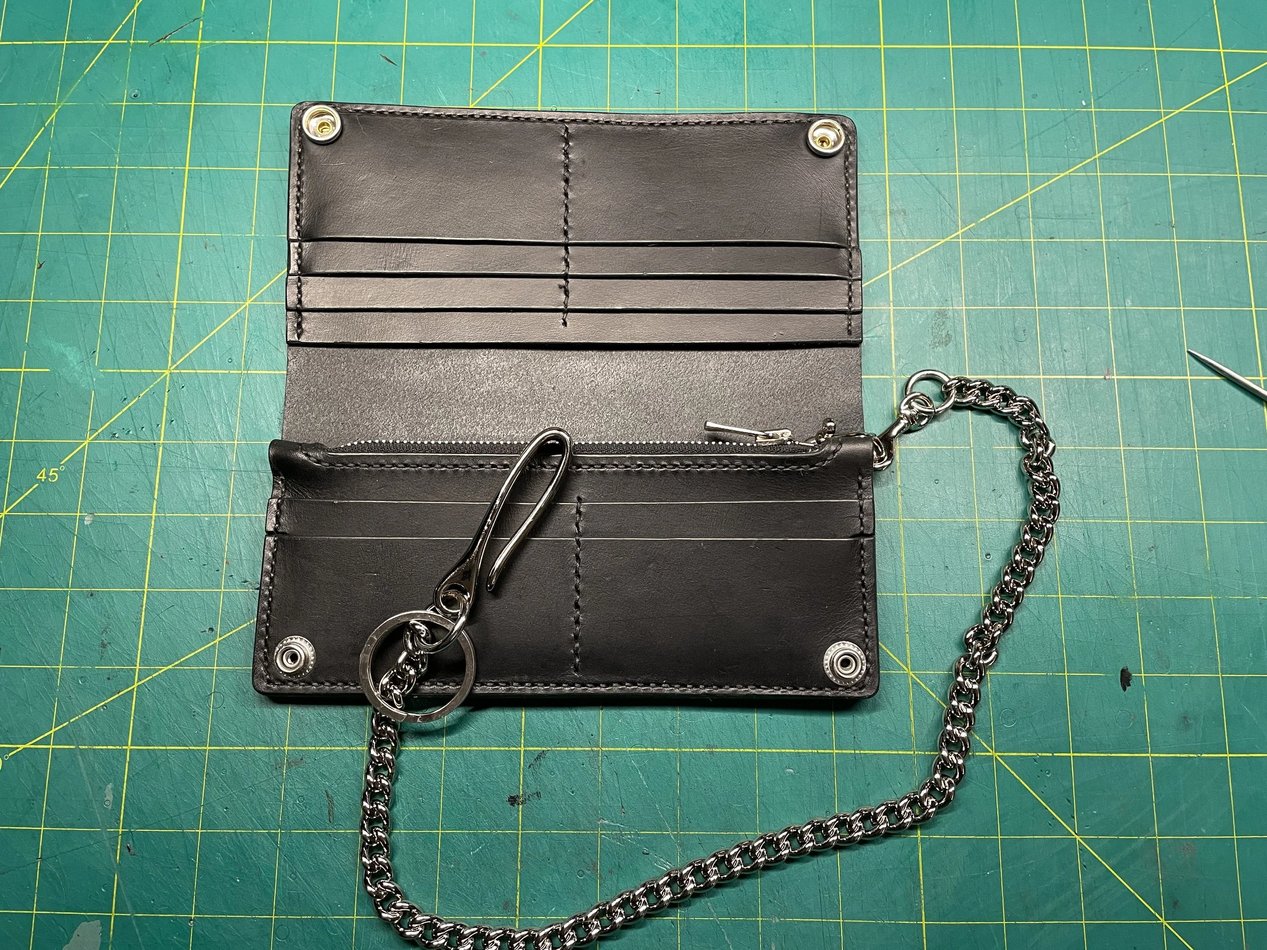 biker chain wallet black.jpeg