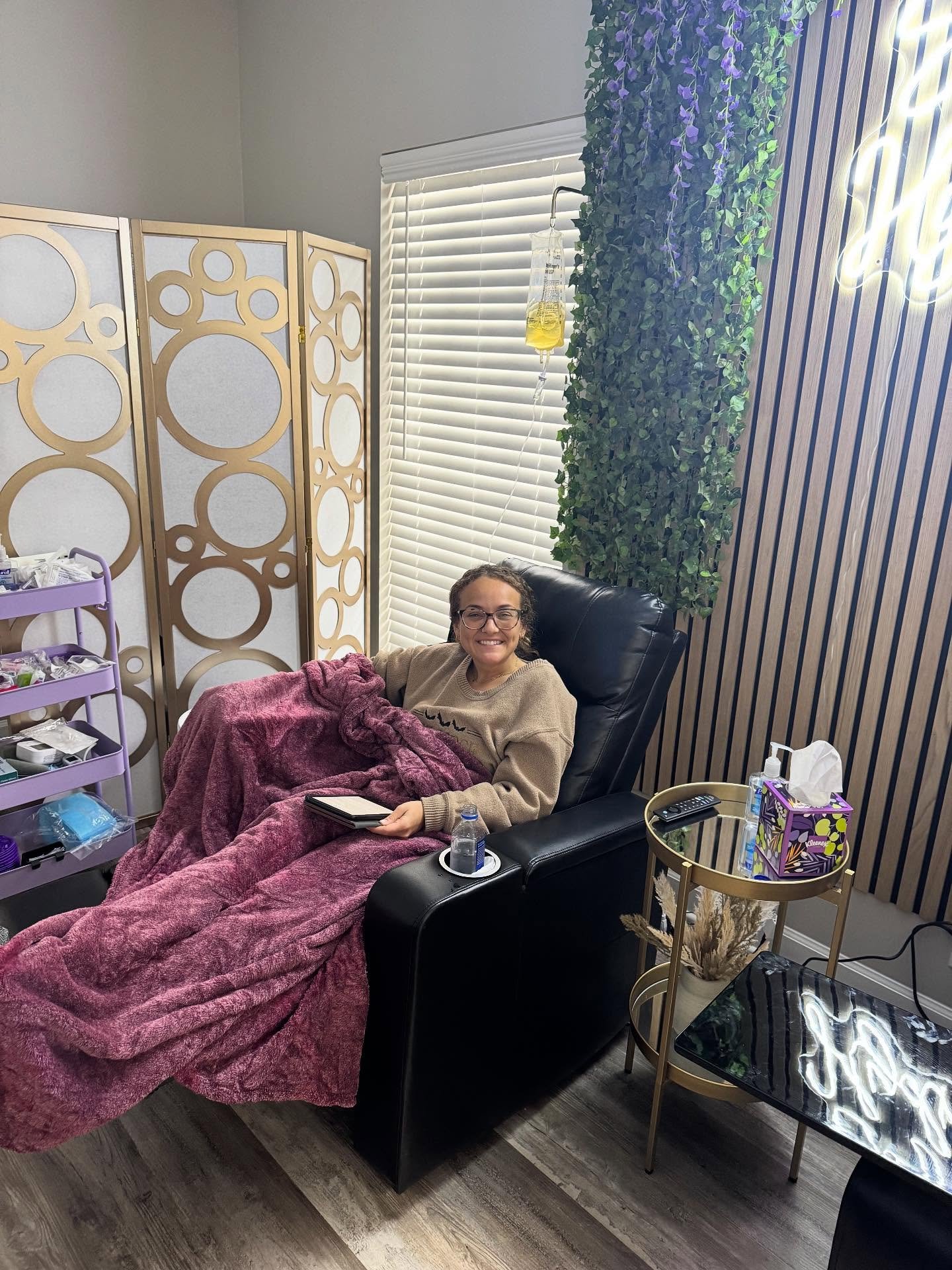 This sweet girl came to the lounge today to get some help to recover from a stomach bug. She got some fluid with electrolytes and vitamins, some Zofran, and of course a warm blanket! Thank you for trusting The Drip Lounge with your wellness needs!