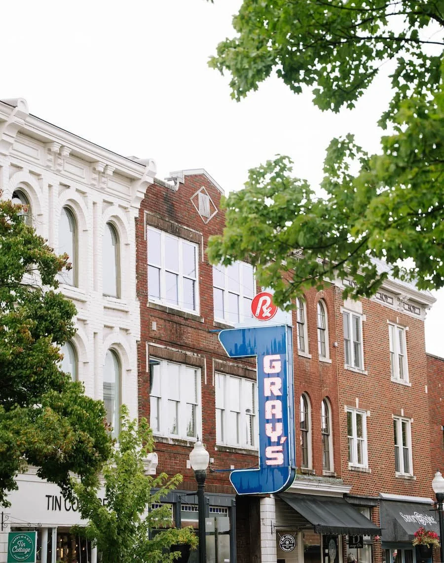 The Pros &amp; Cons of Moving to Tennessee (What to Know)