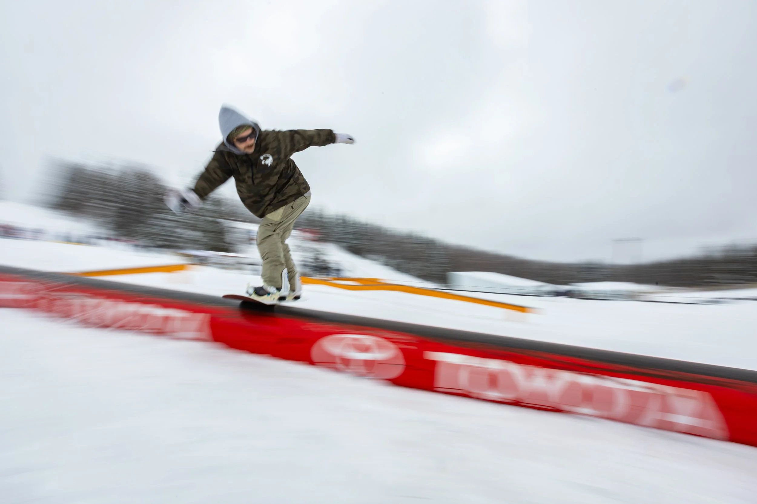 260412_Larson_rail_jam-5.jpg