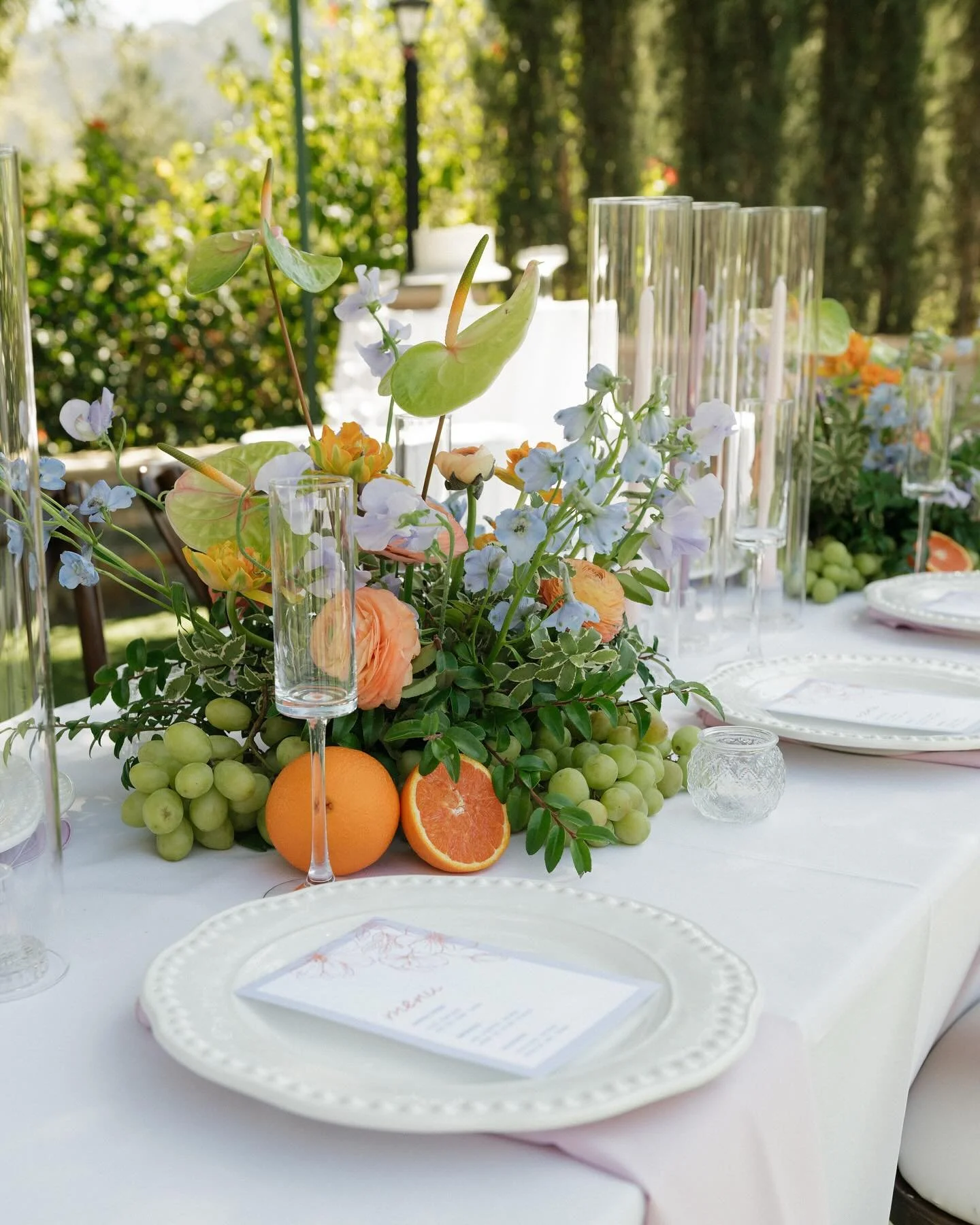 Summer weddings like this are what we live for&mdash;fresh, bright, and full of love.

Planner: @bellsandco.weddings 
Venue: @glenivy.weddings 
Photographer: @lizfosterphoto 
Florist: @sweetpetalsdesign