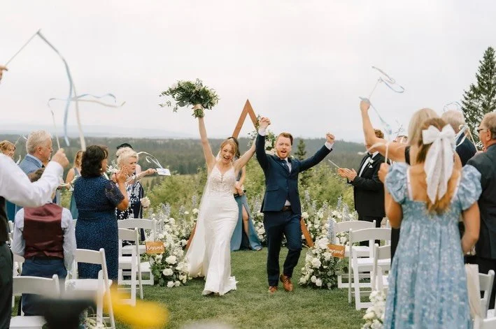 Just married energy!! 🤍🤍

#justmarried #weddinginspiration #weddingtrends #mountainwedding #weddingplannersocal