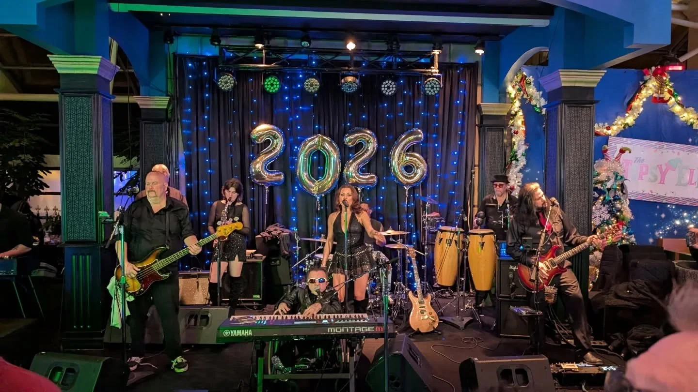 New Year's Eve at @harrahsresort with @shortylongrocks. Ringing in the new year!