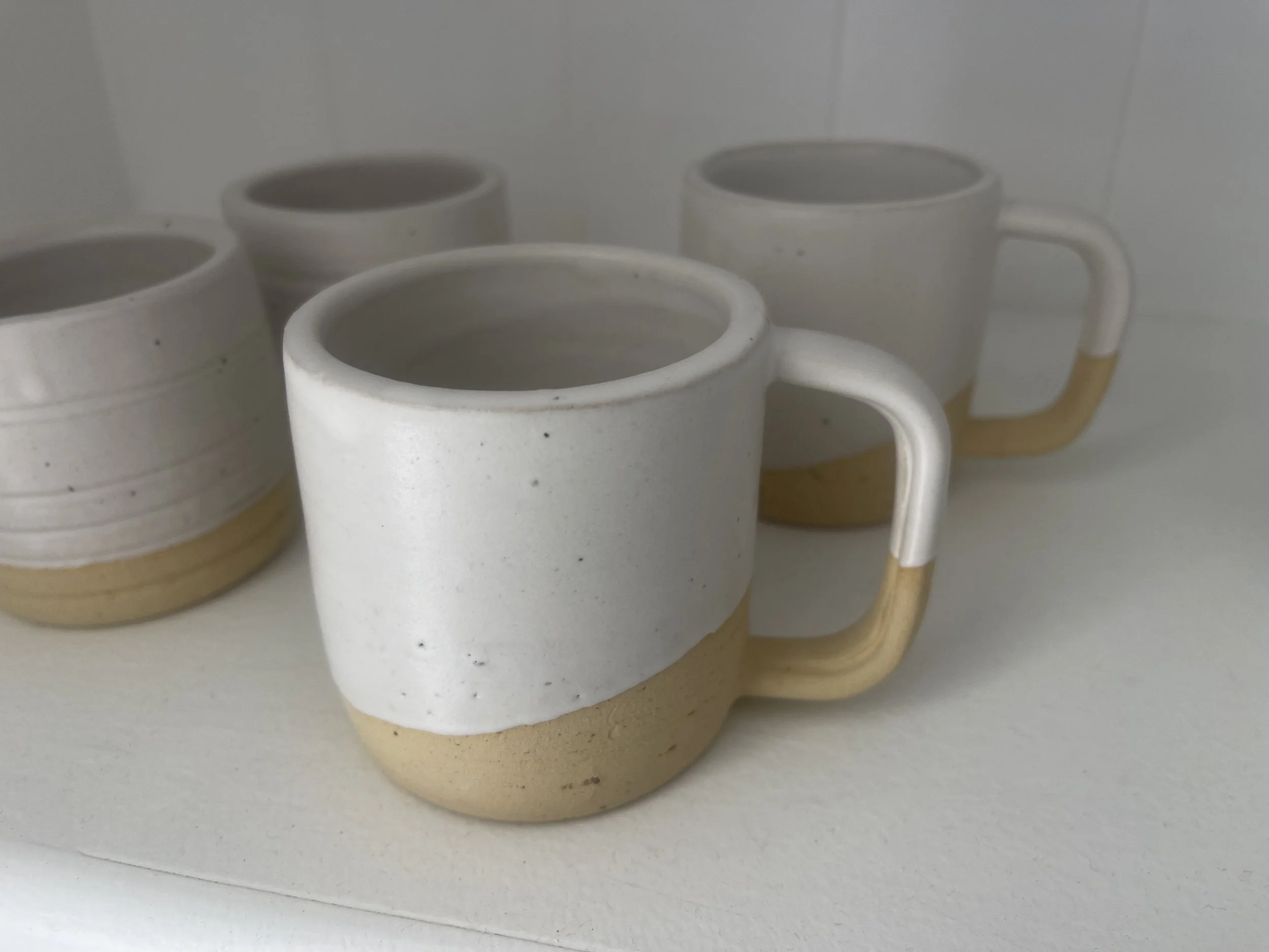 Handmade vs. Mass-Produced Pottery: What’s Worth Buying?