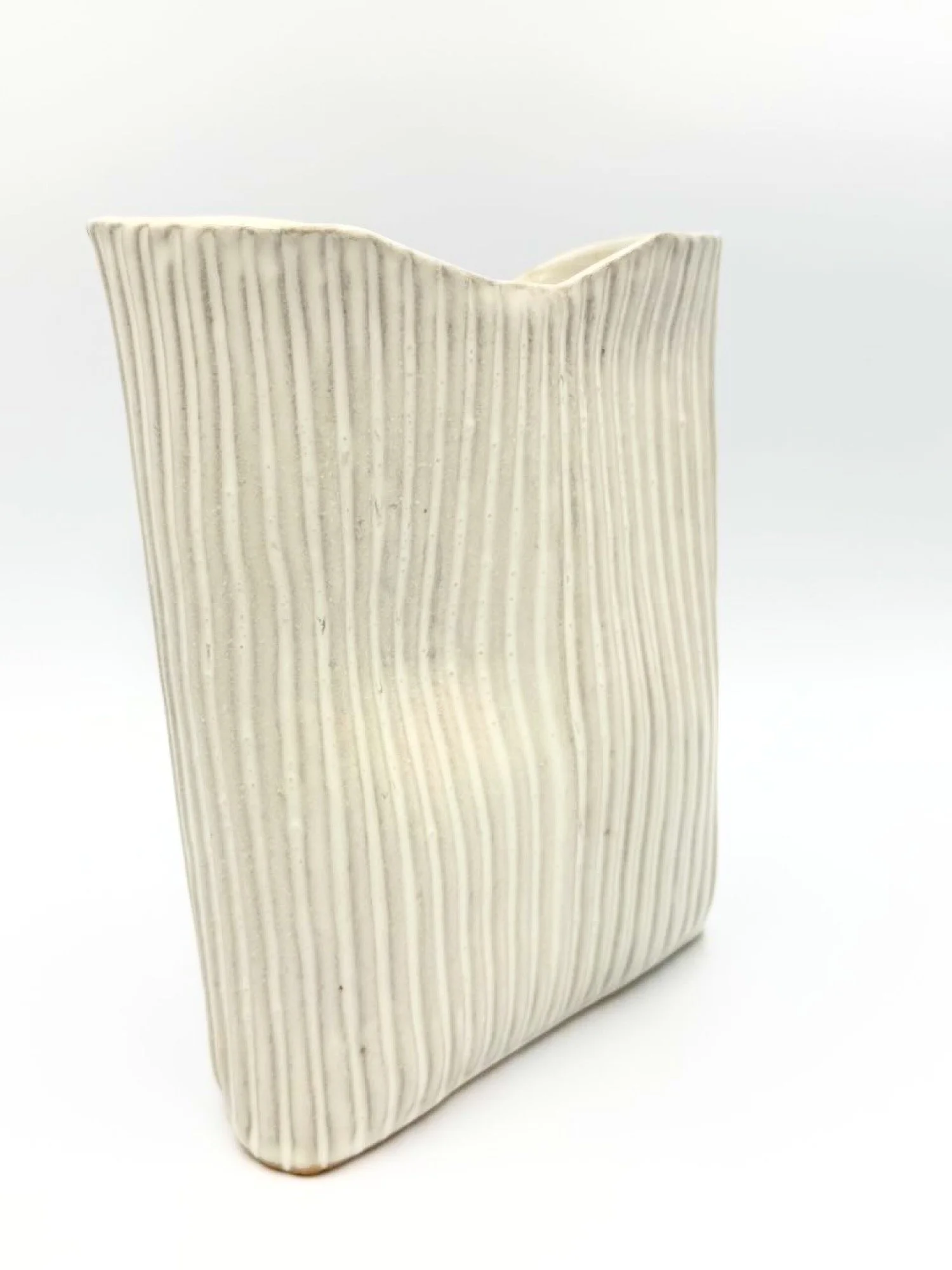 Pillow Vase - Satin White 01 2.jpeg