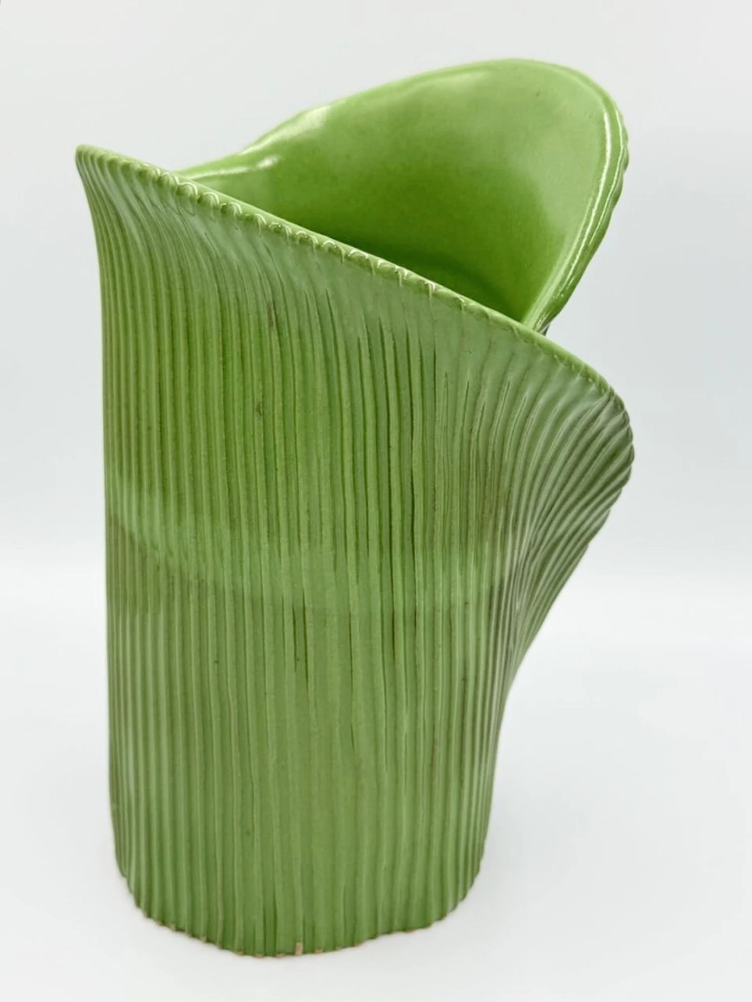 Calla Vase - Green 01.jpeg