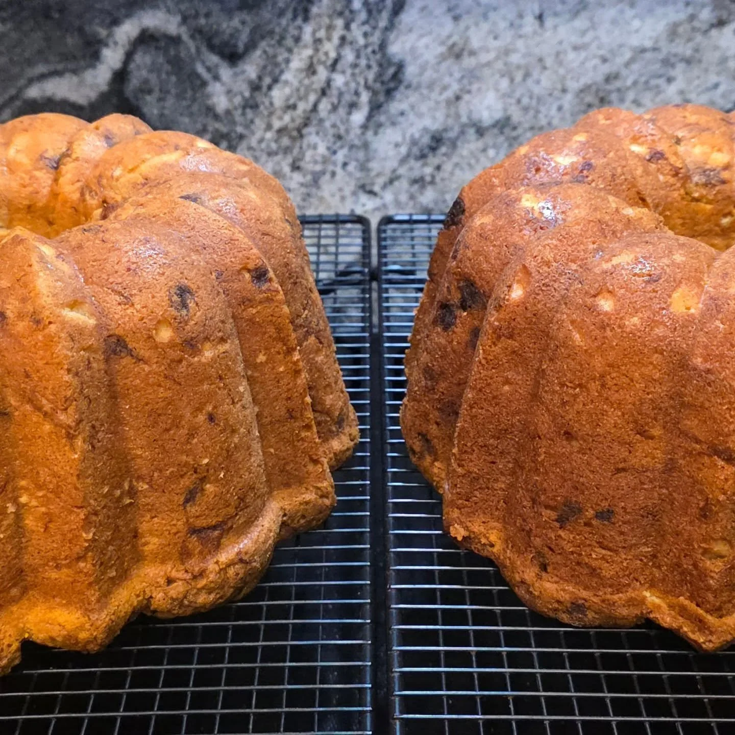 TWINS! Banana Pudding Pound Cake is becoming a best seller! 🍌 🥰