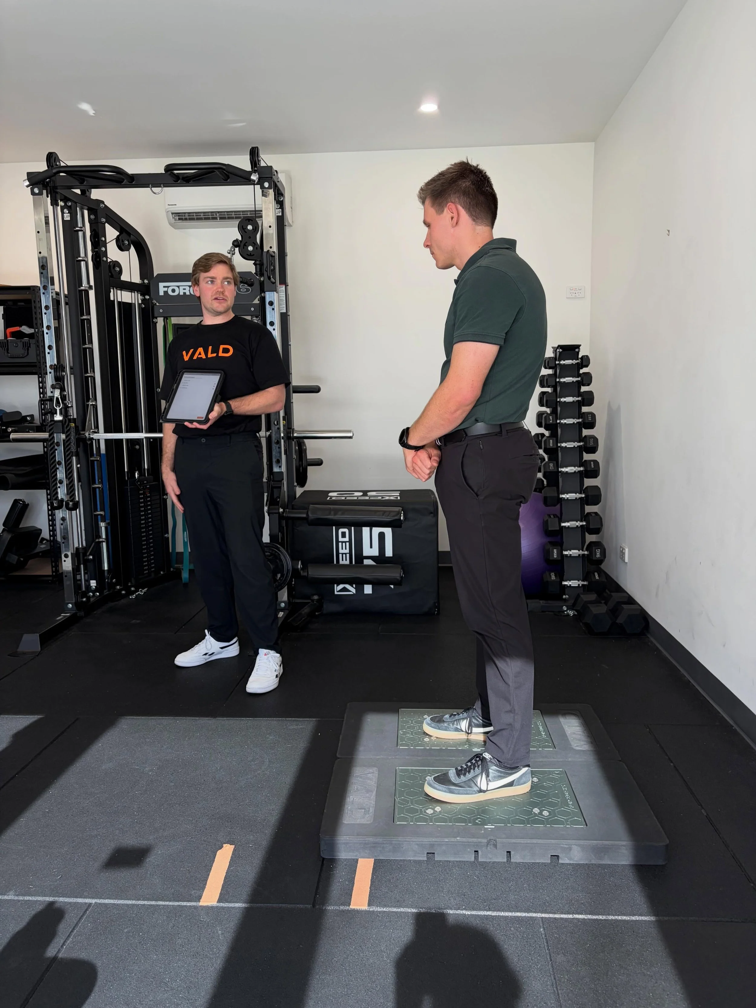Thanks Kyle from @vald_performance for going through more of the intricacies of the force decks with us today. We strive to always be keeping up with the latest technology in the industry 🙌🏻
#physio #strengthening #athlete #rehab